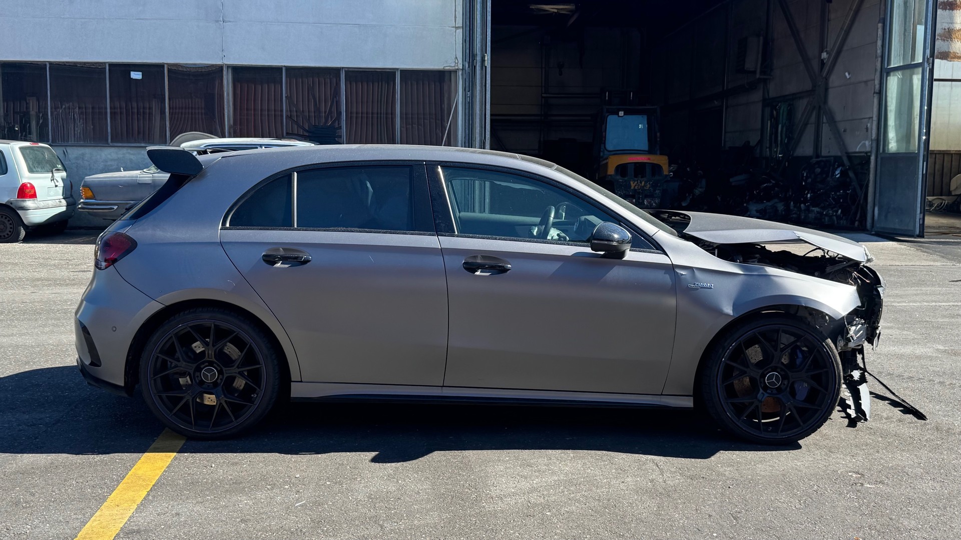 MERCEDES-BENZ A 35 AMG 4Matic Speedshift-image-5