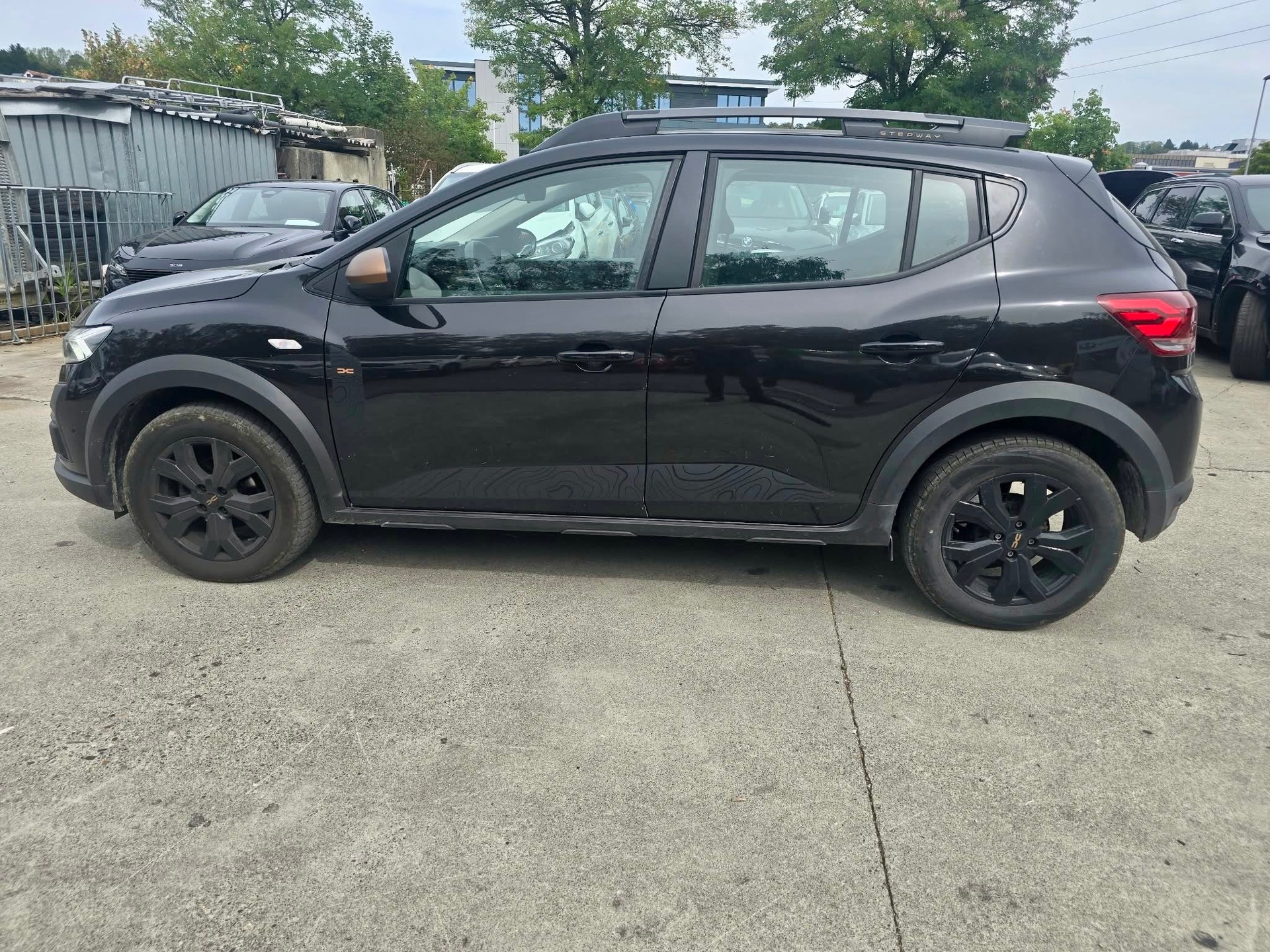 DACIA Sandero Stepway TCe 90 Extreme CVT-image-2