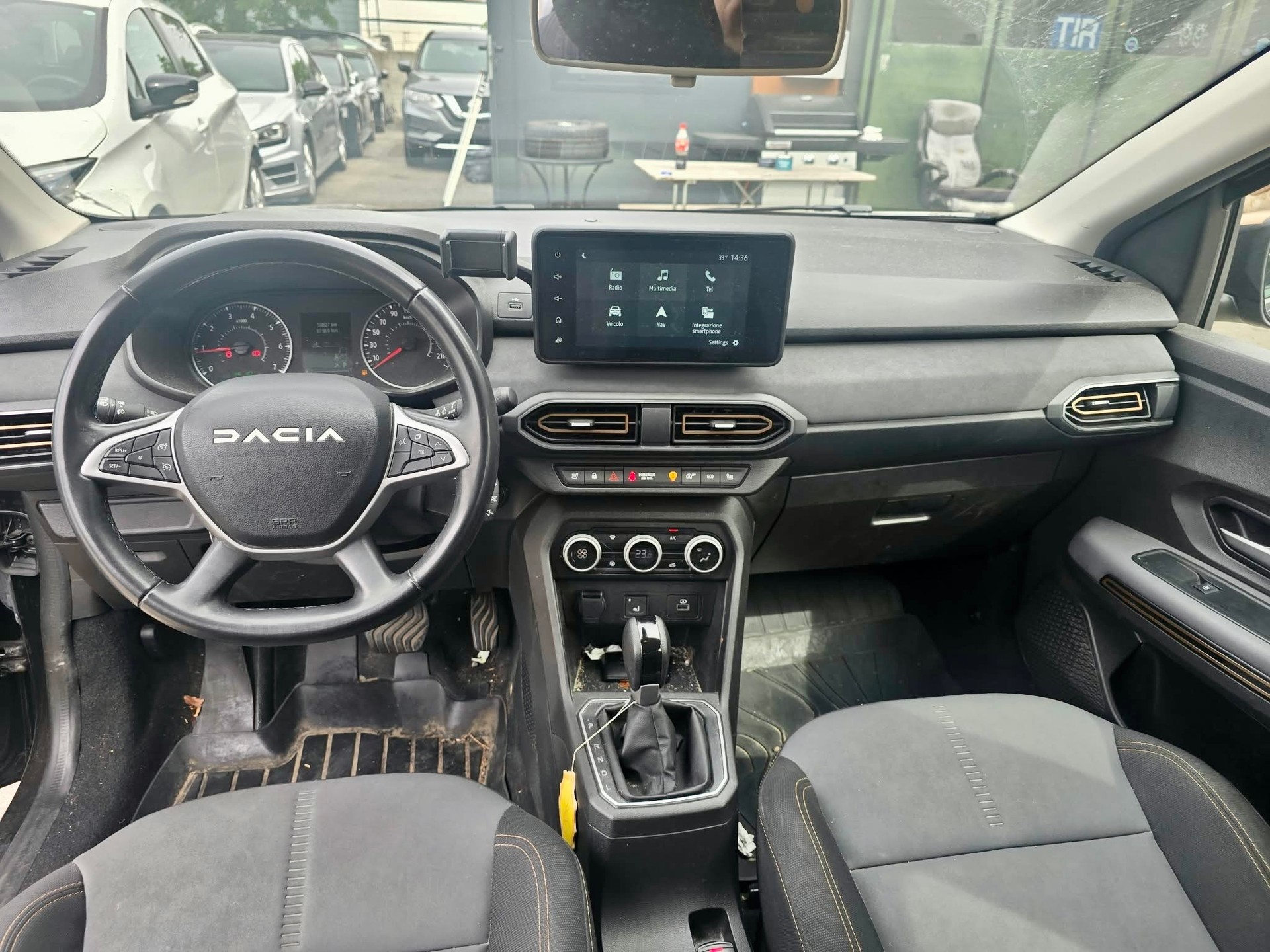 DACIA Sandero Stepway TCe 90 Extreme CVT-image-10