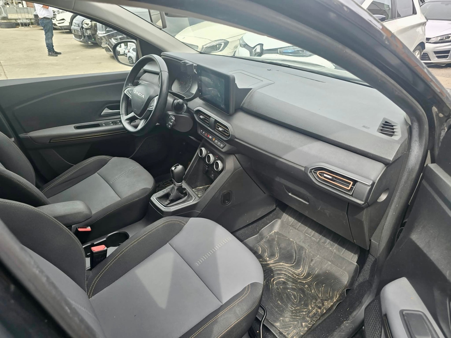 DACIA Sandero Stepway TCe 90 Extreme CVT-image-12