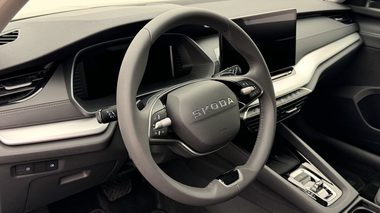 SKODA Octavia Combi 2.0 TDI DSG Selection-image-6