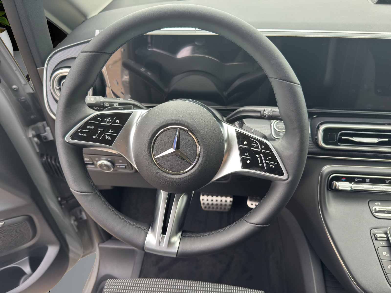MERCEDES-BENZ V 250 d lang 4Matic Style 9G-Tronic-image-11