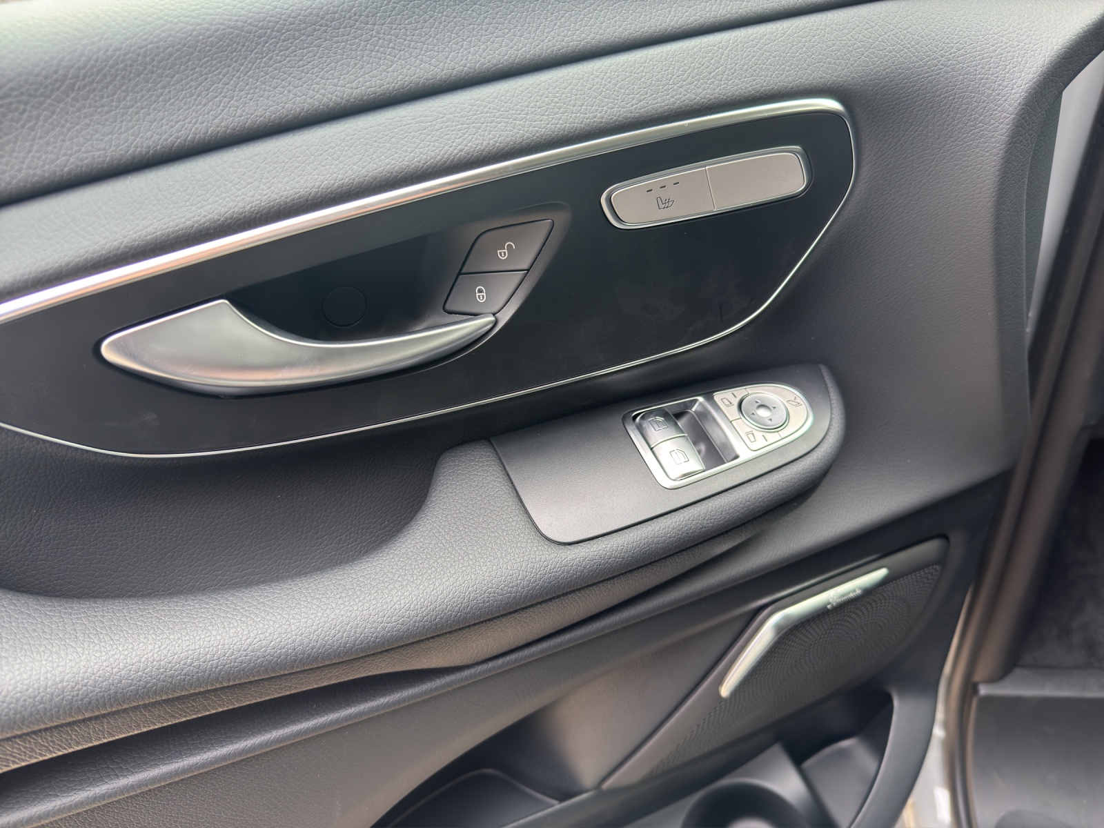 MERCEDES-BENZ V 250 d lang 4Matic Style 9G-Tronic-image-6