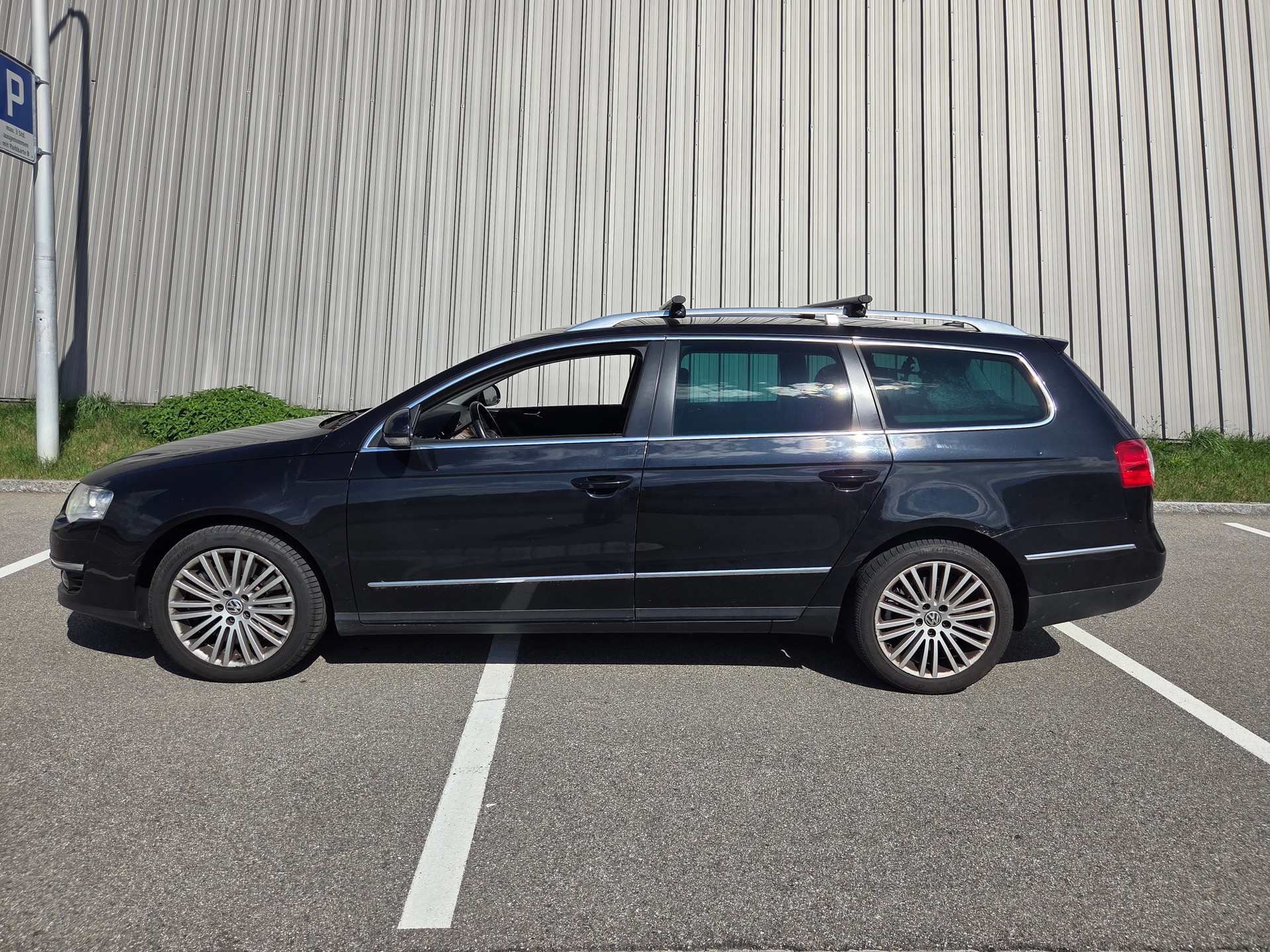 VW Passat 3.2 FSI Comfortline DSG 4mot.-image-0