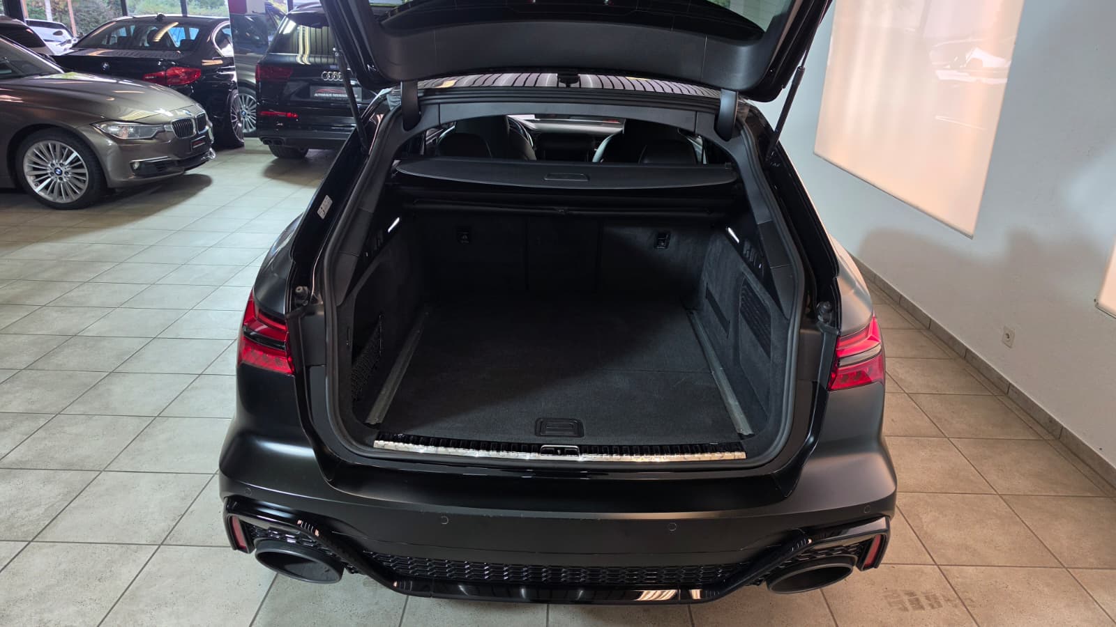 AUDI RS6 Avant 4.0 TFSI V8 quattro,CH-FAHRZEUG, TOP ZUSTAND, APR CHIPTUNING 720PS UND 1025NM, KW TIEFERLEGUNG, UVM.-image-16