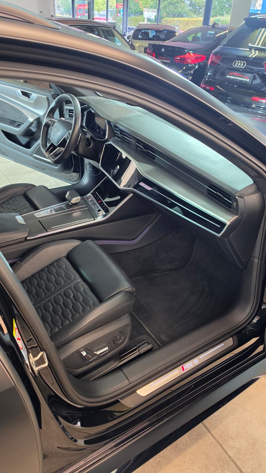 AUDI RS6 Avant 4.0 TFSI V8 quattro,CH-FAHRZEUG, TOP ZUSTAND, APR CHIPTUNING 720PS UND 1025NM, KW TIEFERLEGUNG, UVM.-image-14
