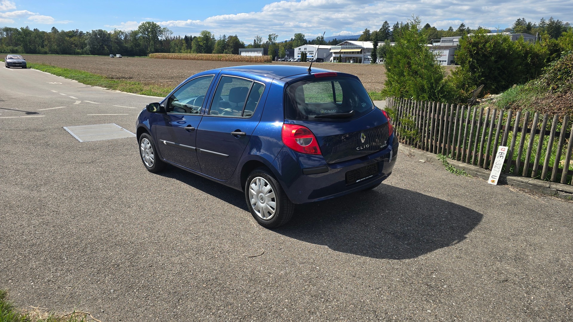RENAULT Clio 1.2 16V Authentique-image-3