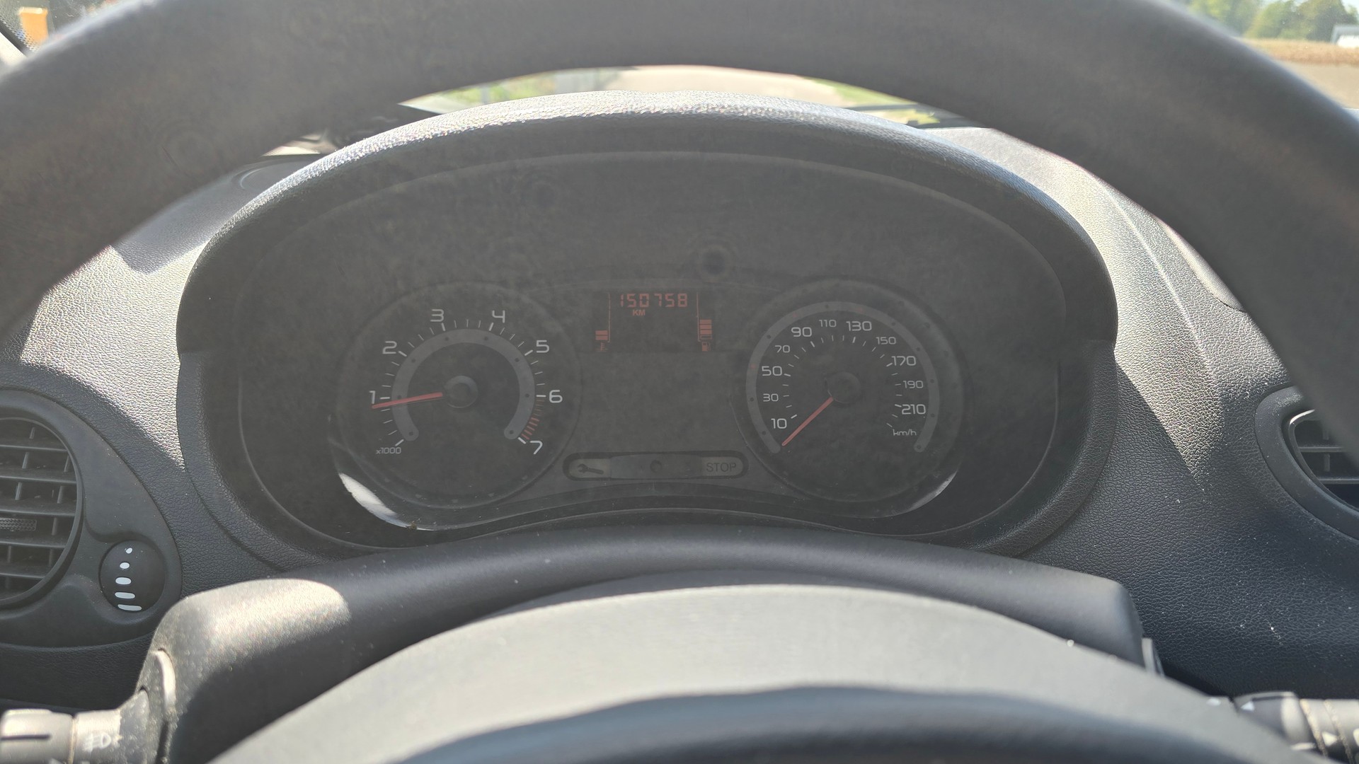 RENAULT Clio 1.2 16V Authentique-image-10