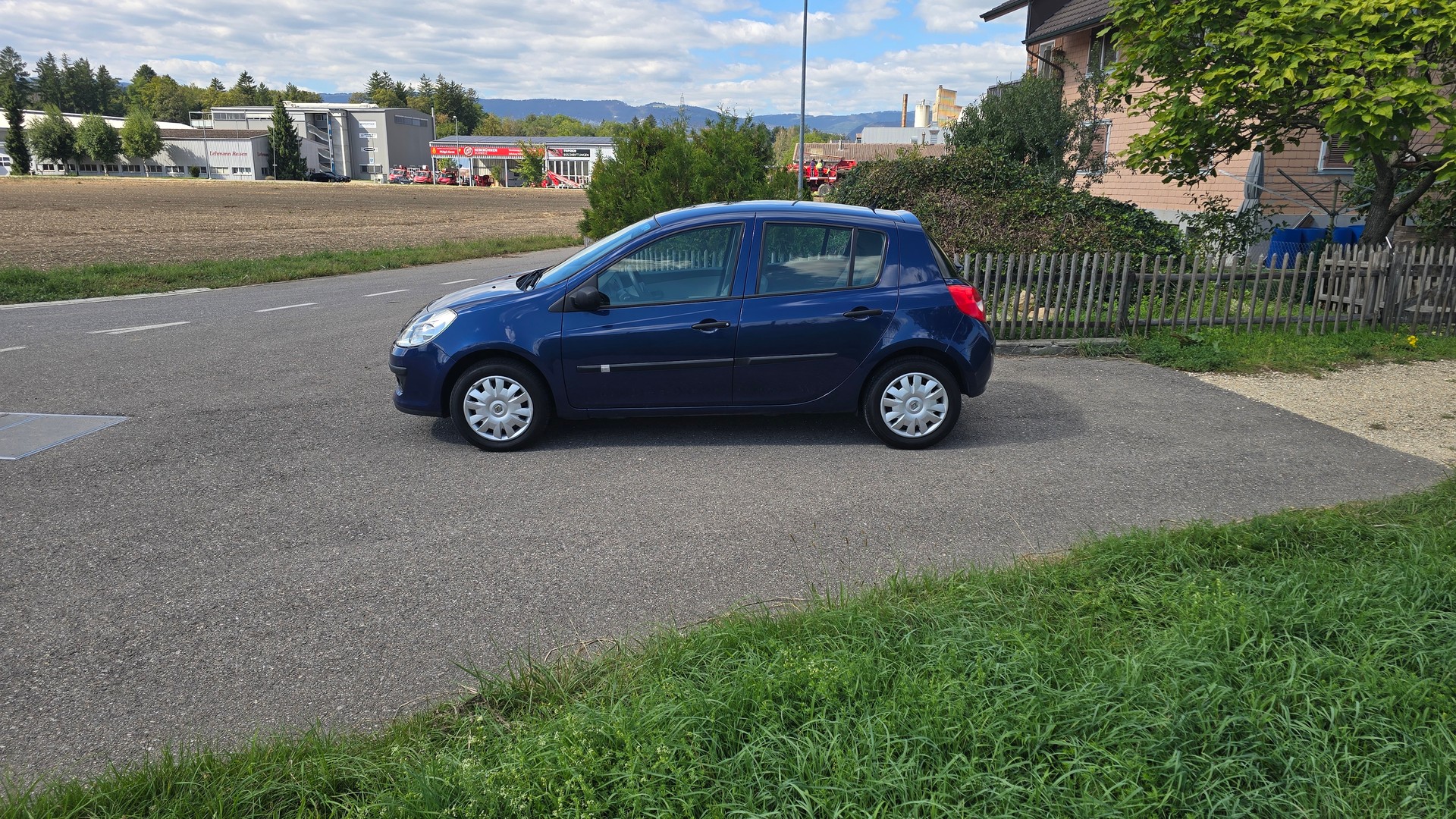 RENAULT Clio 1.2 16V Authentique-image-2
