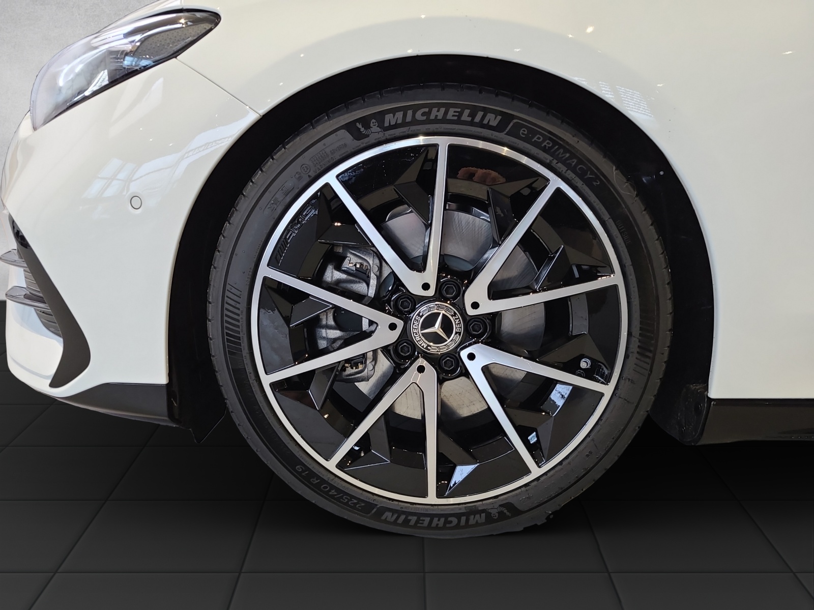 MERCEDES-BENZ CLA 220 AMG Line 4matic-showroom-element-1