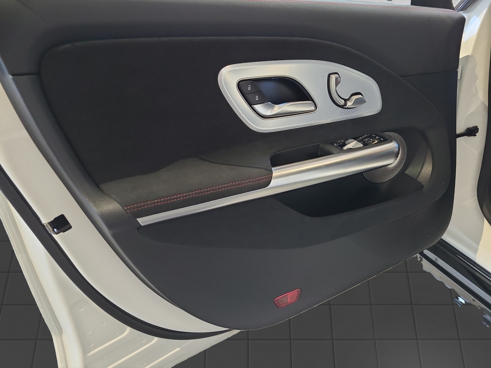 MERCEDES-BENZ CLA 220 AMG Line 4matic-image-15