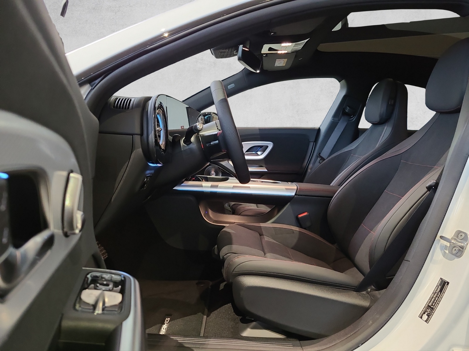 MERCEDES-BENZ CLA 220 AMG Line 4matic-image-14