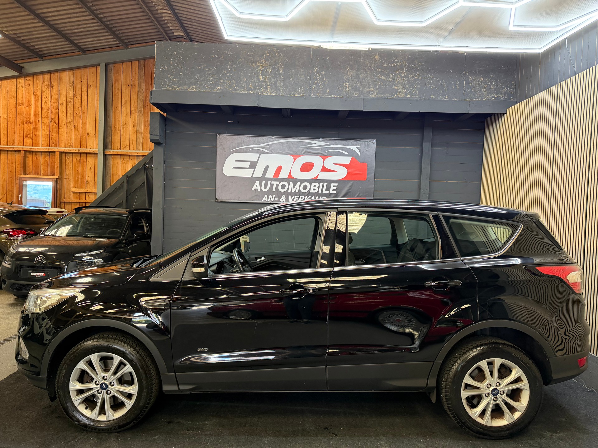 FORD Kuga 2.0 TDCi Business 4WD PowerShift-image-3