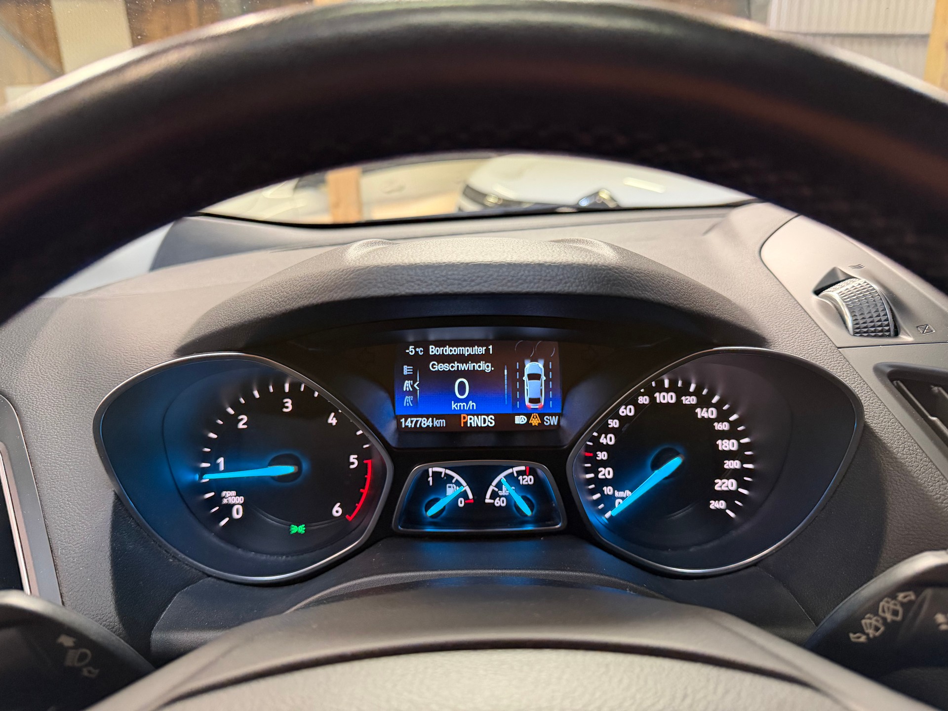 FORD Kuga 2.0 TDCi Business 4WD PowerShift-image-13