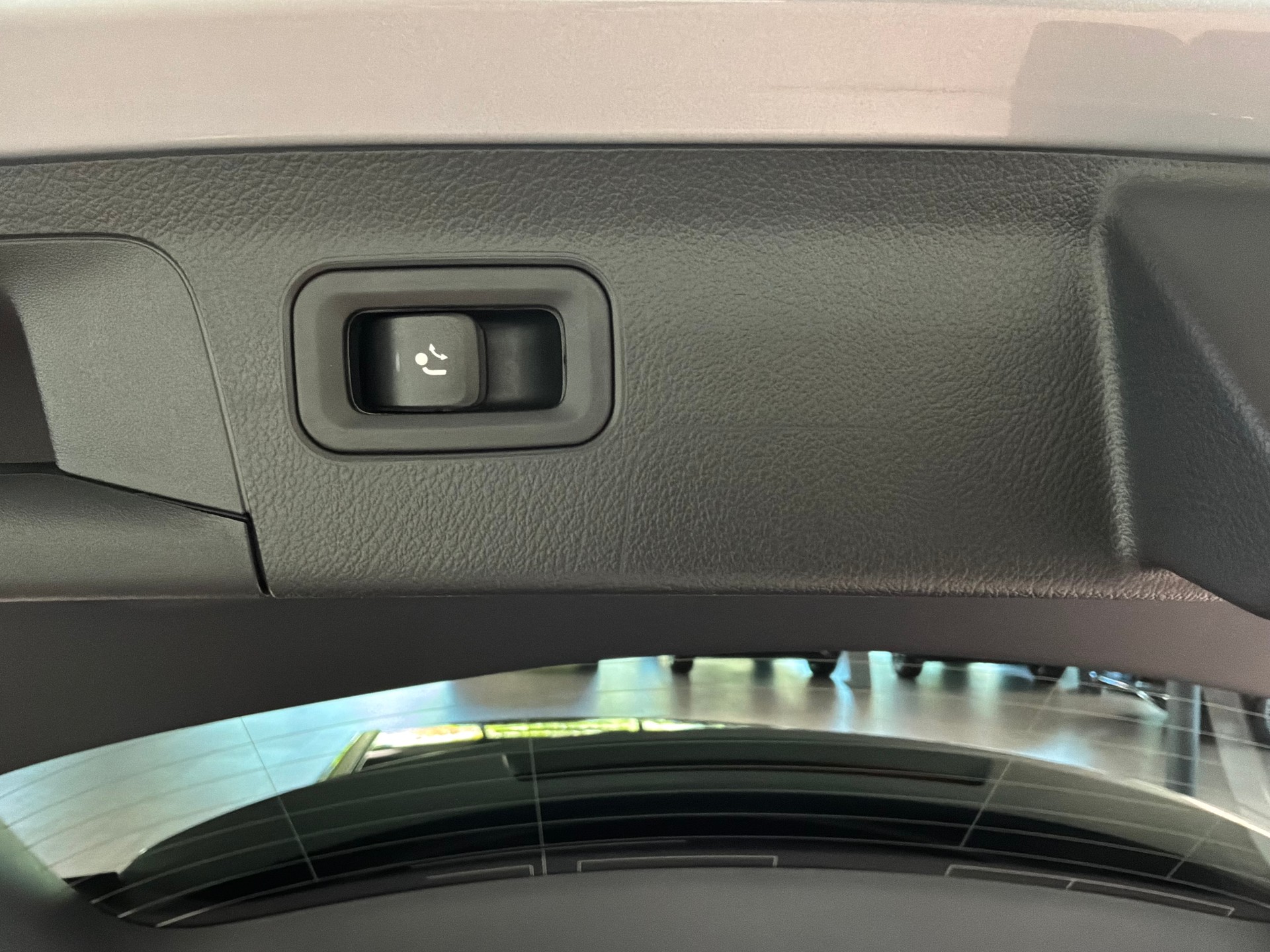 MERCEDES-BENZ A 220 4Matic 8G-DCT-image-7
