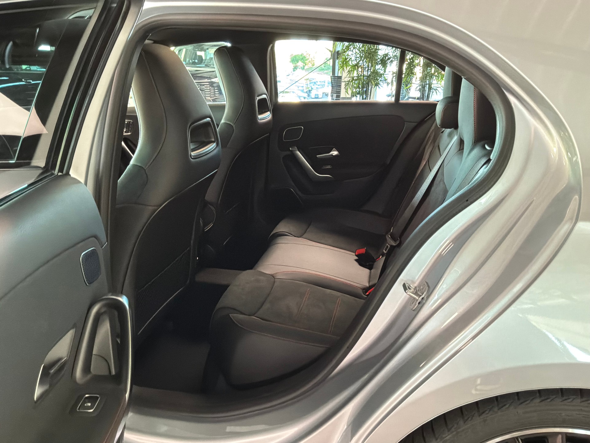MERCEDES-BENZ A 220 4Matic 8G-DCT-image-8