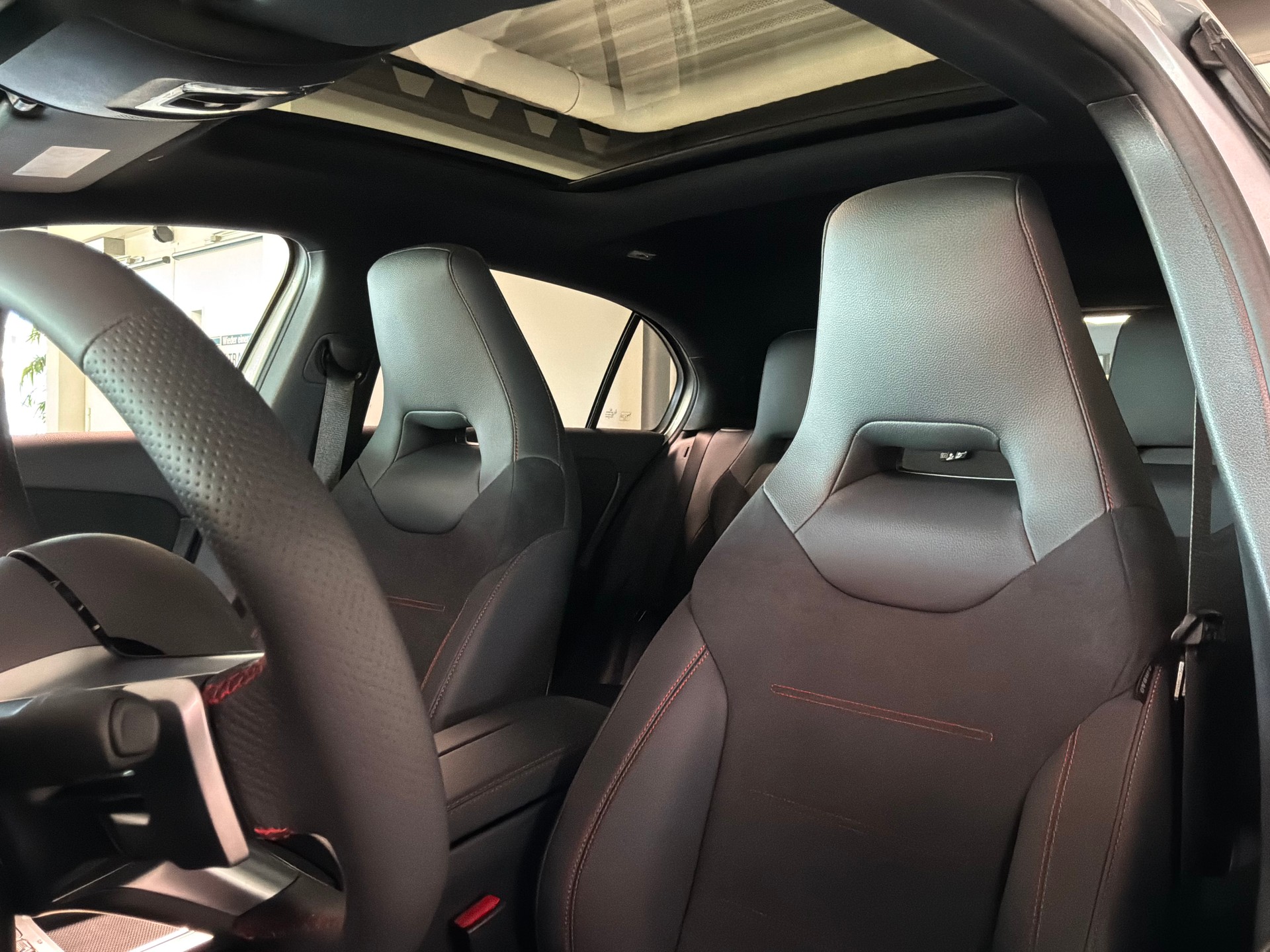 MERCEDES-BENZ A 220 4Matic 8G-DCT-image-10