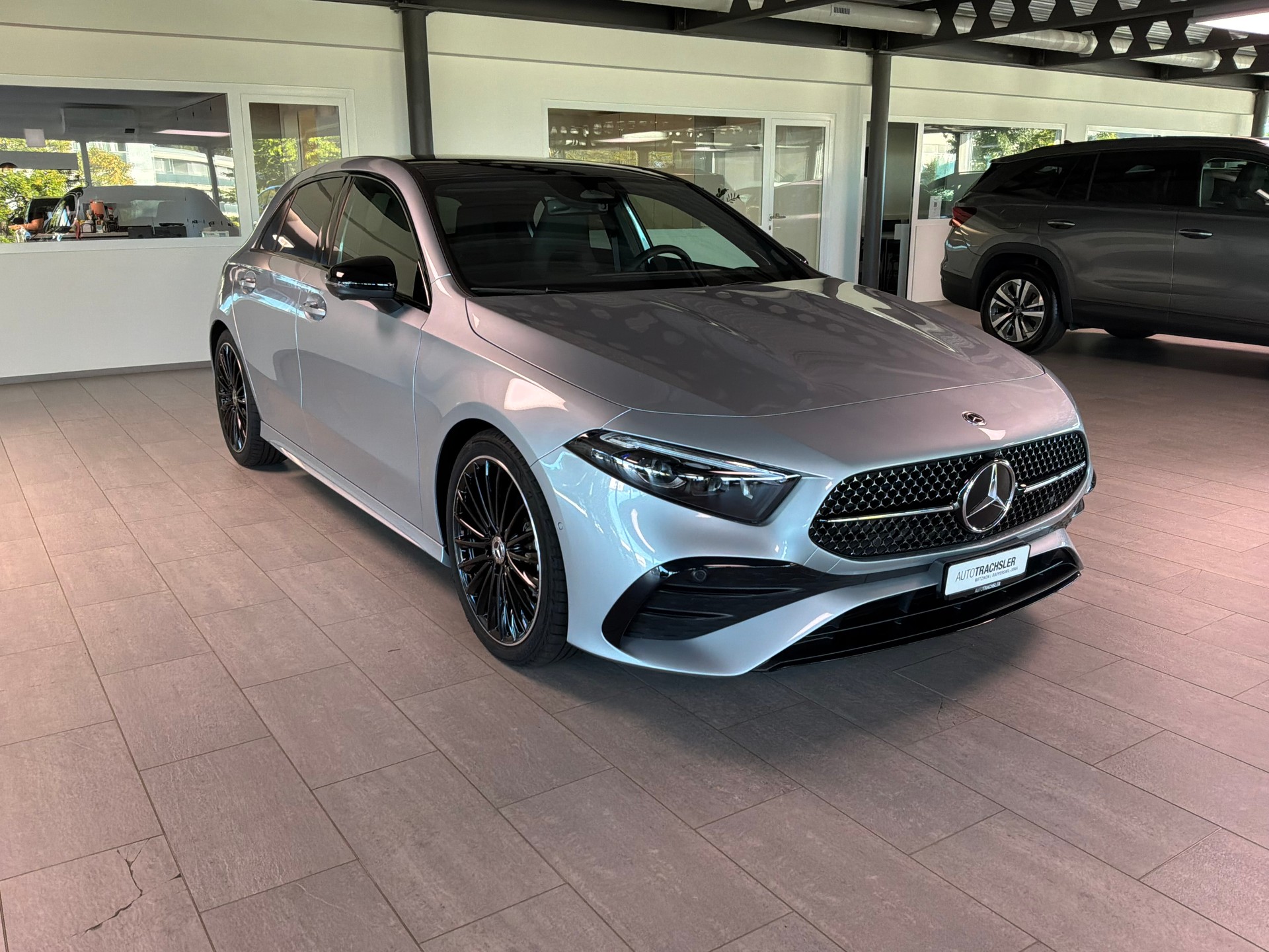 MERCEDES-BENZ A 220 4Matic 8G-DCT-image-2