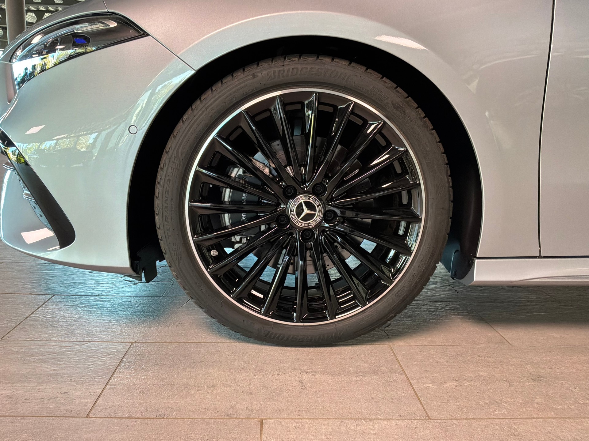 MERCEDES-BENZ A 220 4Matic 8G-DCT-image-5