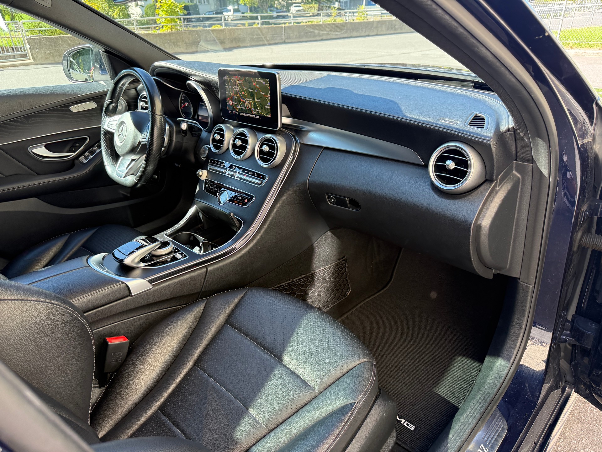 MERCEDES-BENZ C 250 BlueTEC AMG Line 4Matic 7G-Tronic-image-7