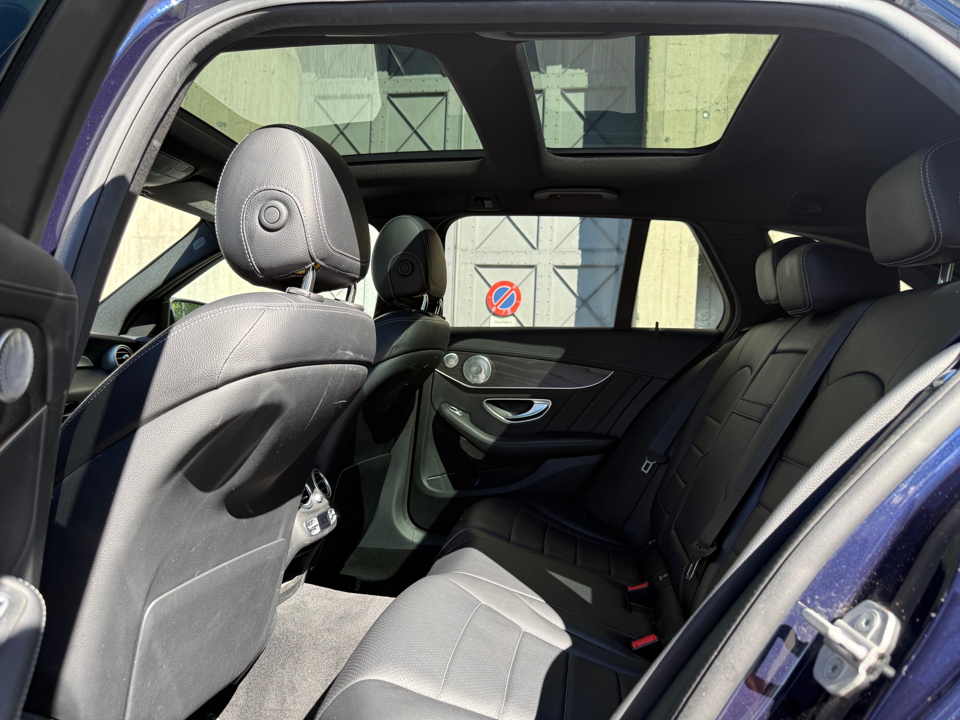 MERCEDES-BENZ C 250 BlueTEC AMG Line 4Matic 7G-Tronic-image-9