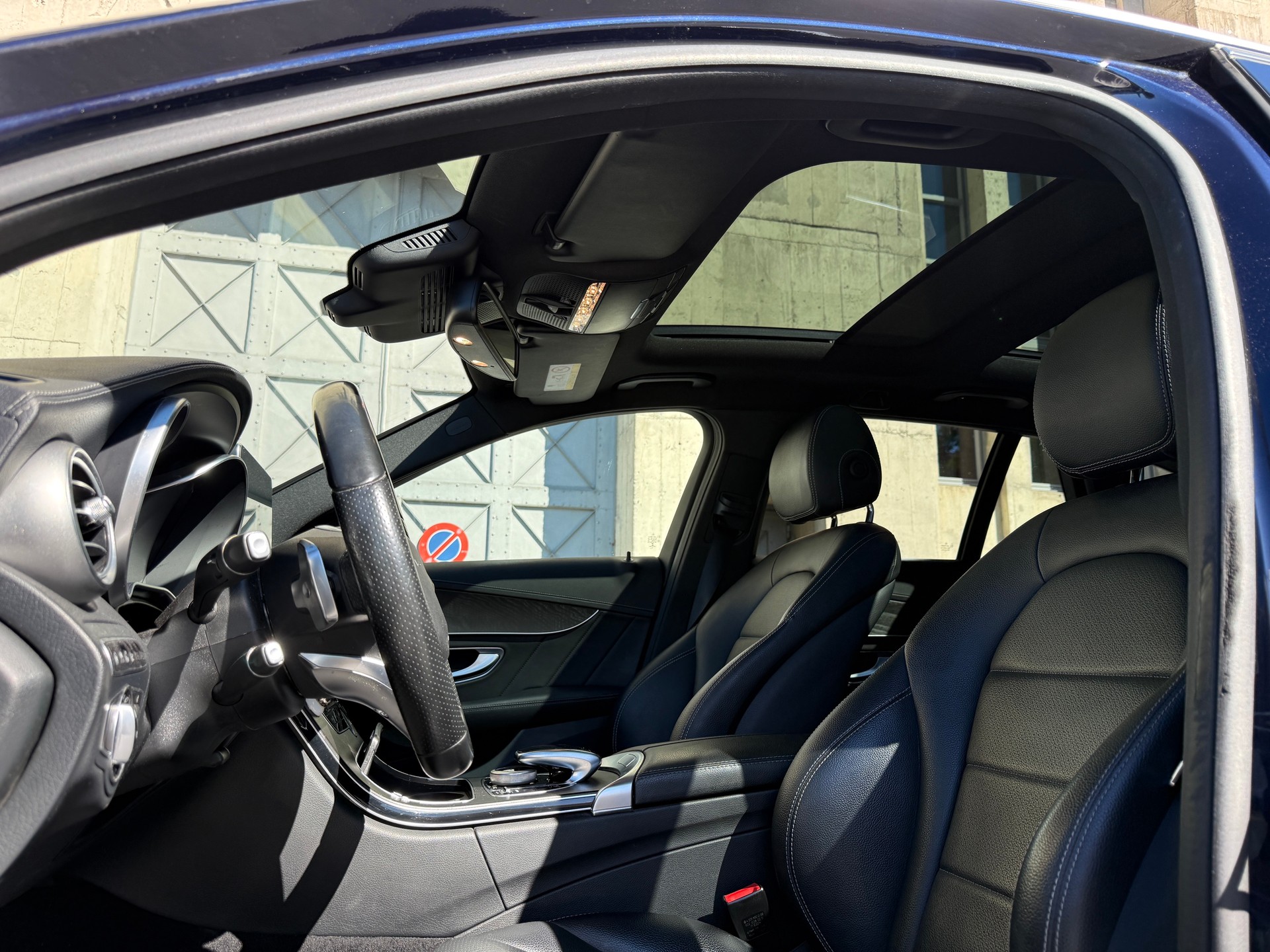 MERCEDES-BENZ C 250 BlueTEC AMG Line 4Matic 7G-Tronic-image-4