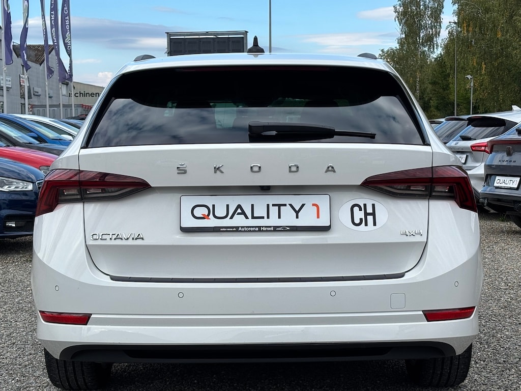 SKODA Octavia Combi 2.0 TDI DSG Ambition 4x4-image-4