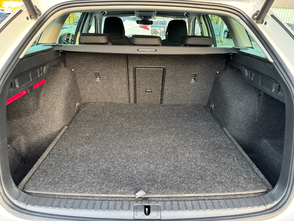 SKODA Octavia Combi 2.0 TDI DSG Ambition 4x4-image-17