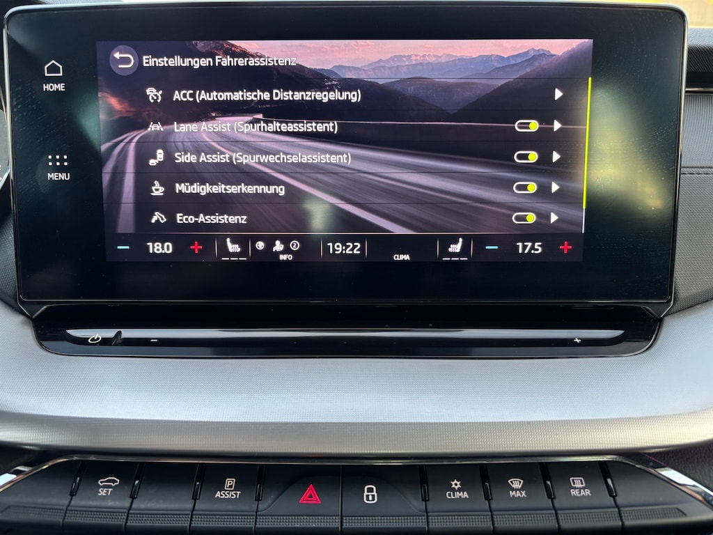 SKODA Octavia Combi 2.0 TDI DSG Ambition 4x4-image-13