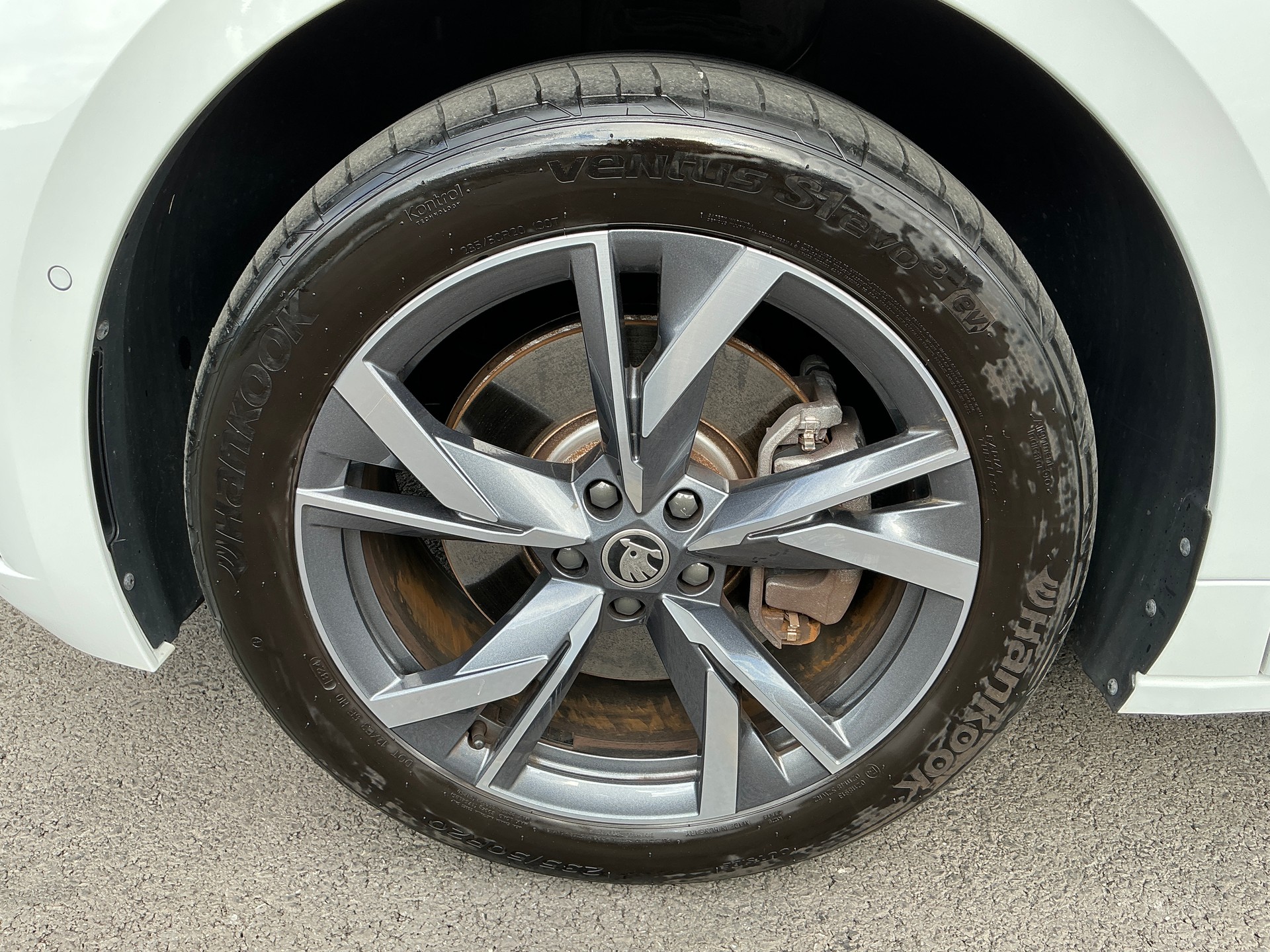 SKODA Enyaq 85x SportLine-image-3