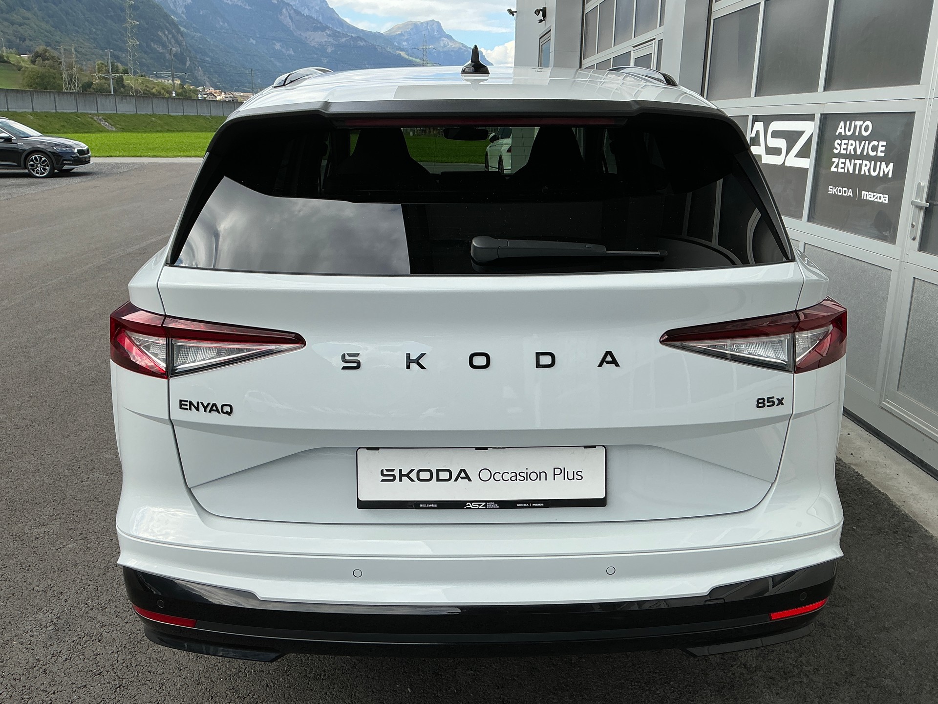 SKODA Enyaq 85x SportLine-image-2