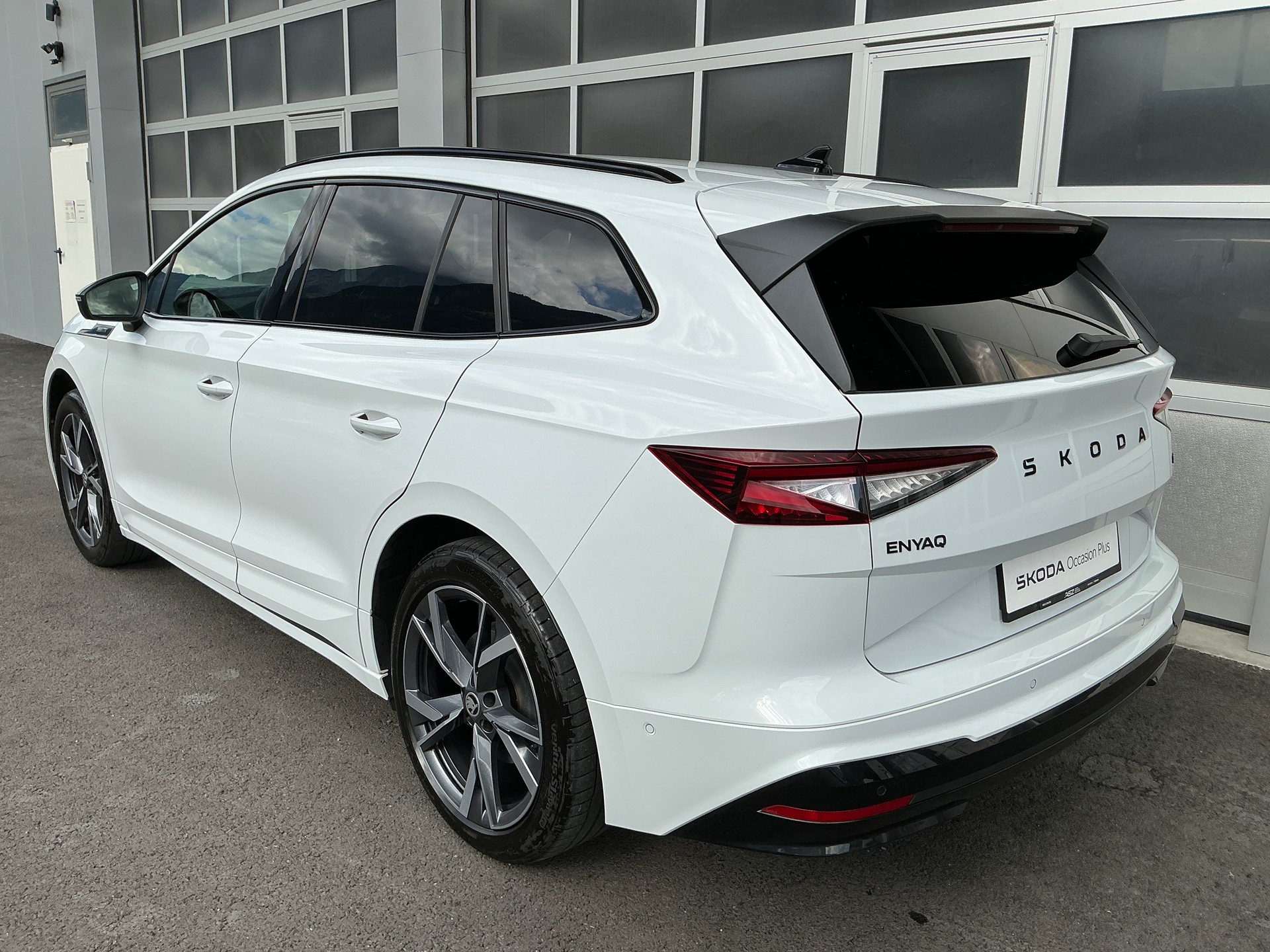 SKODA Enyaq 85x SportLine-image-1