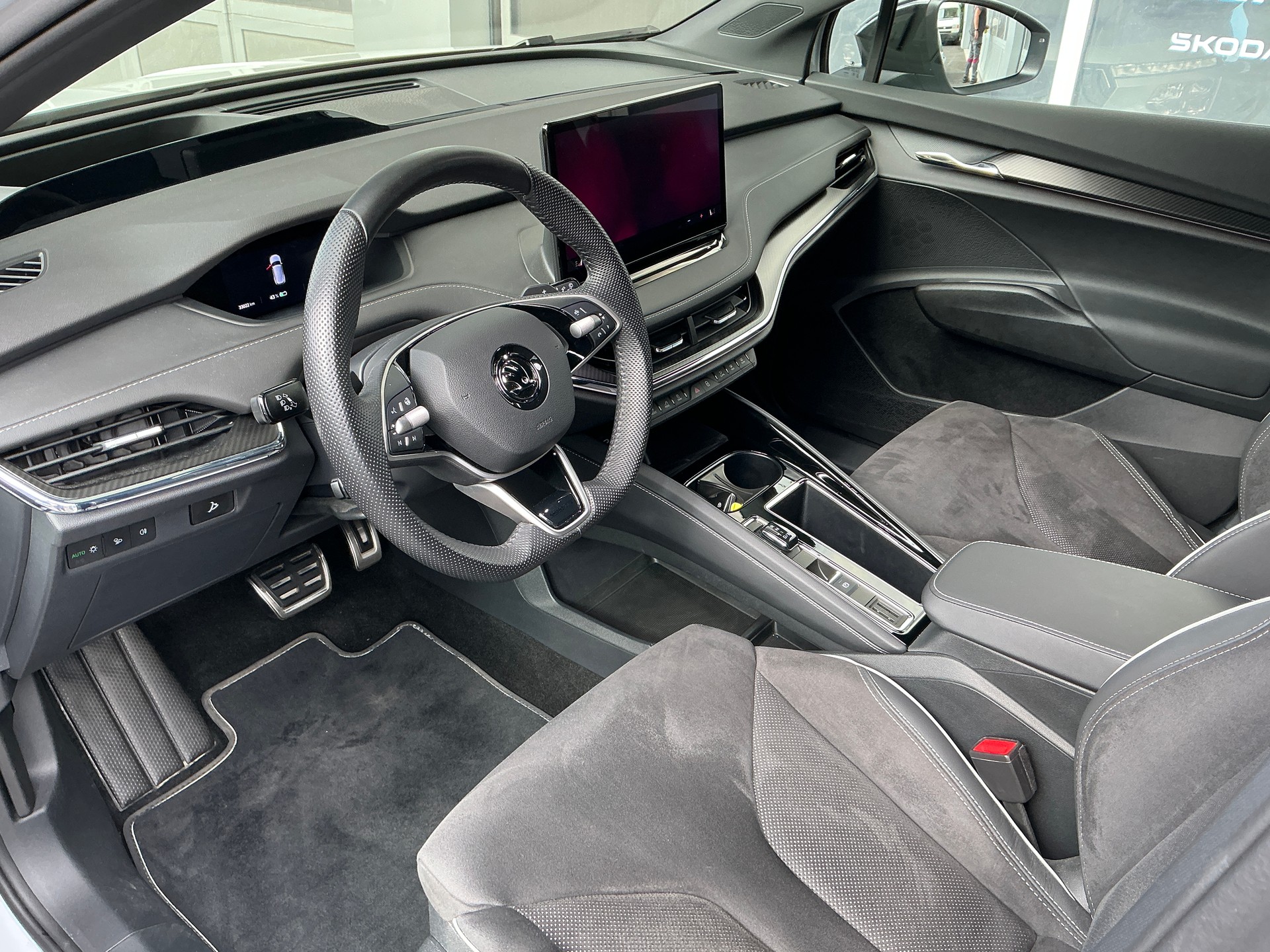 SKODA Enyaq 85x SportLine-image-8