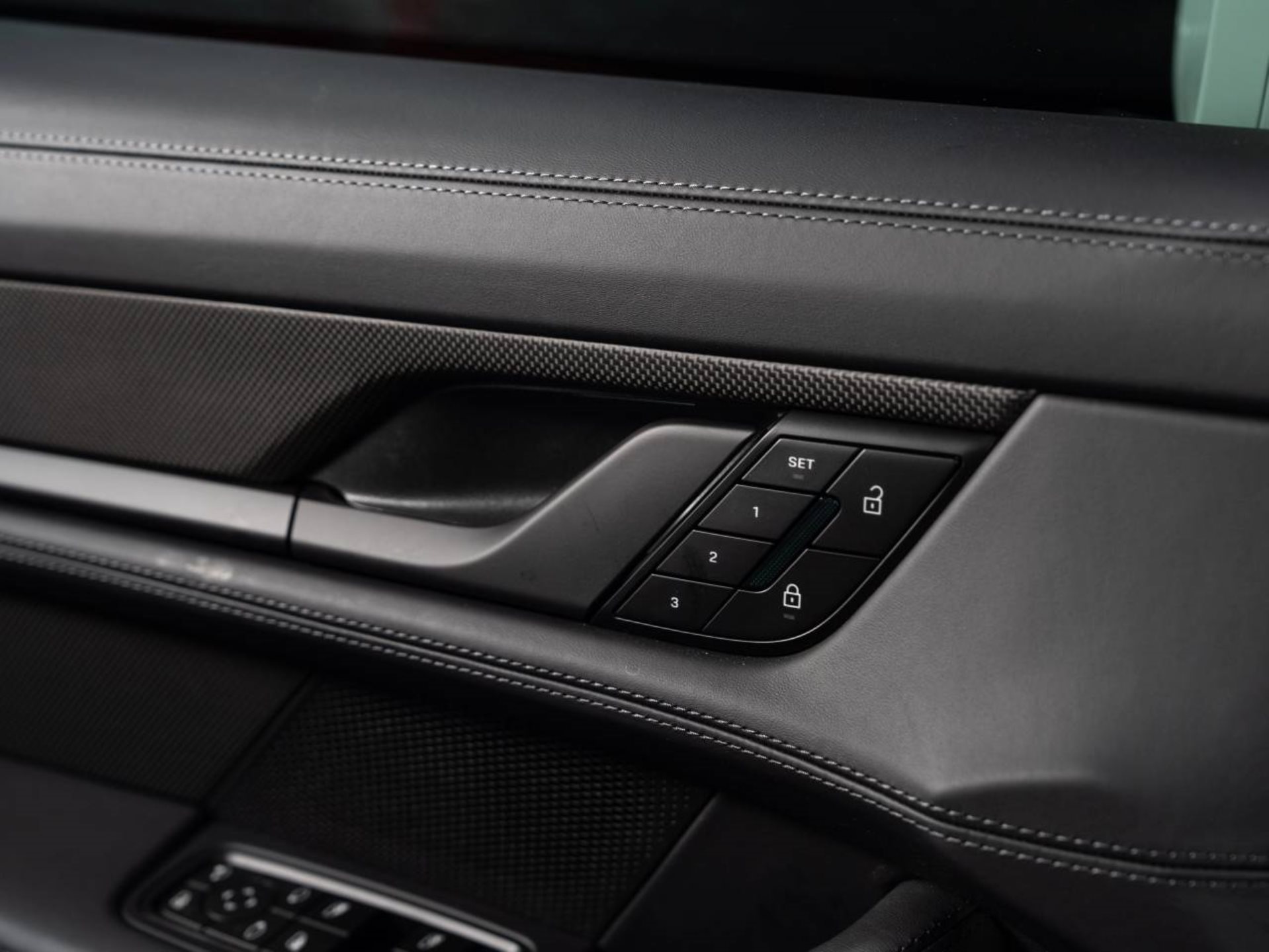 PORSCHE Taycan GTS Sport Turismo-image-17