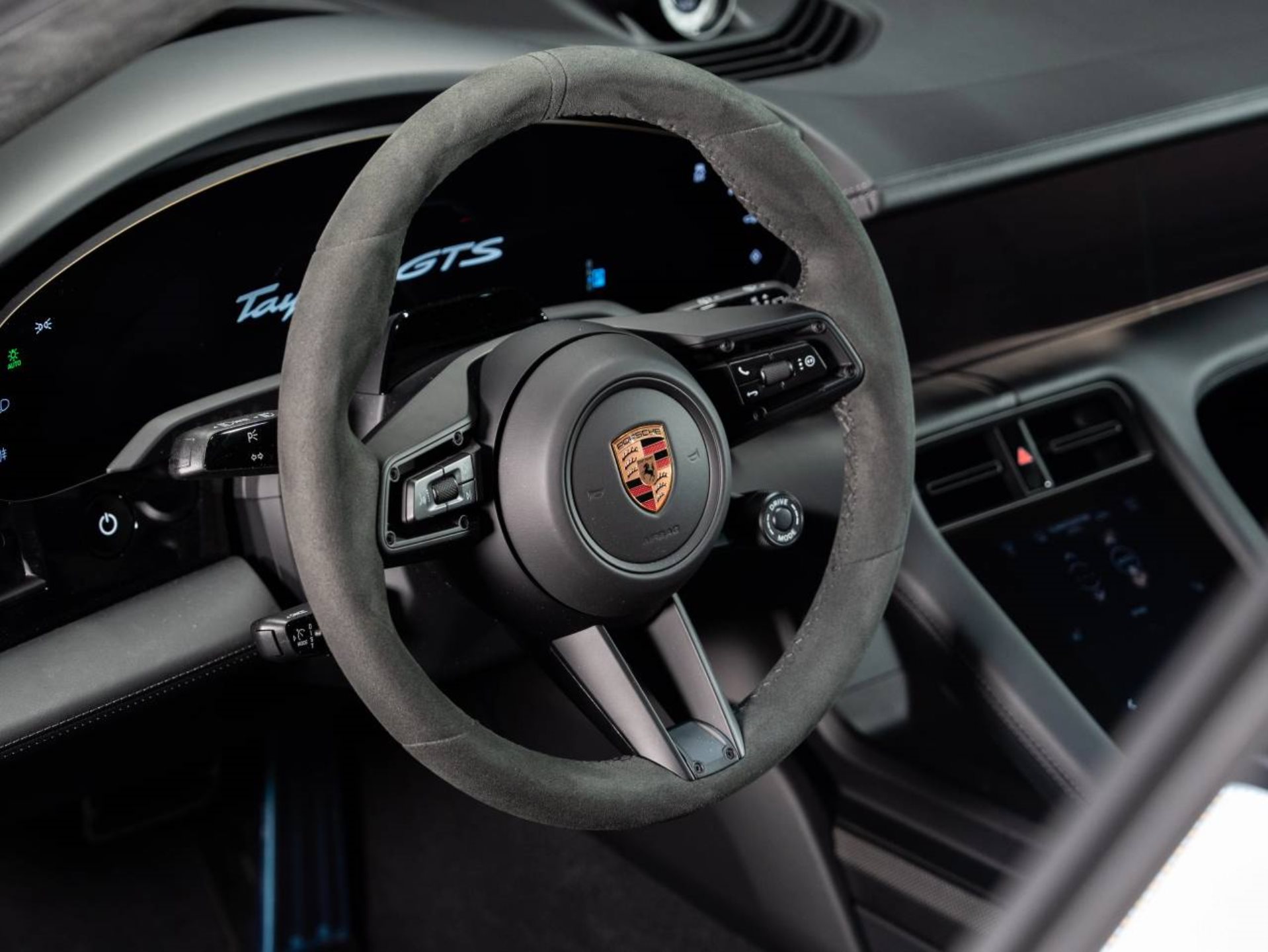 PORSCHE Taycan GTS Sport Turismo-image-8