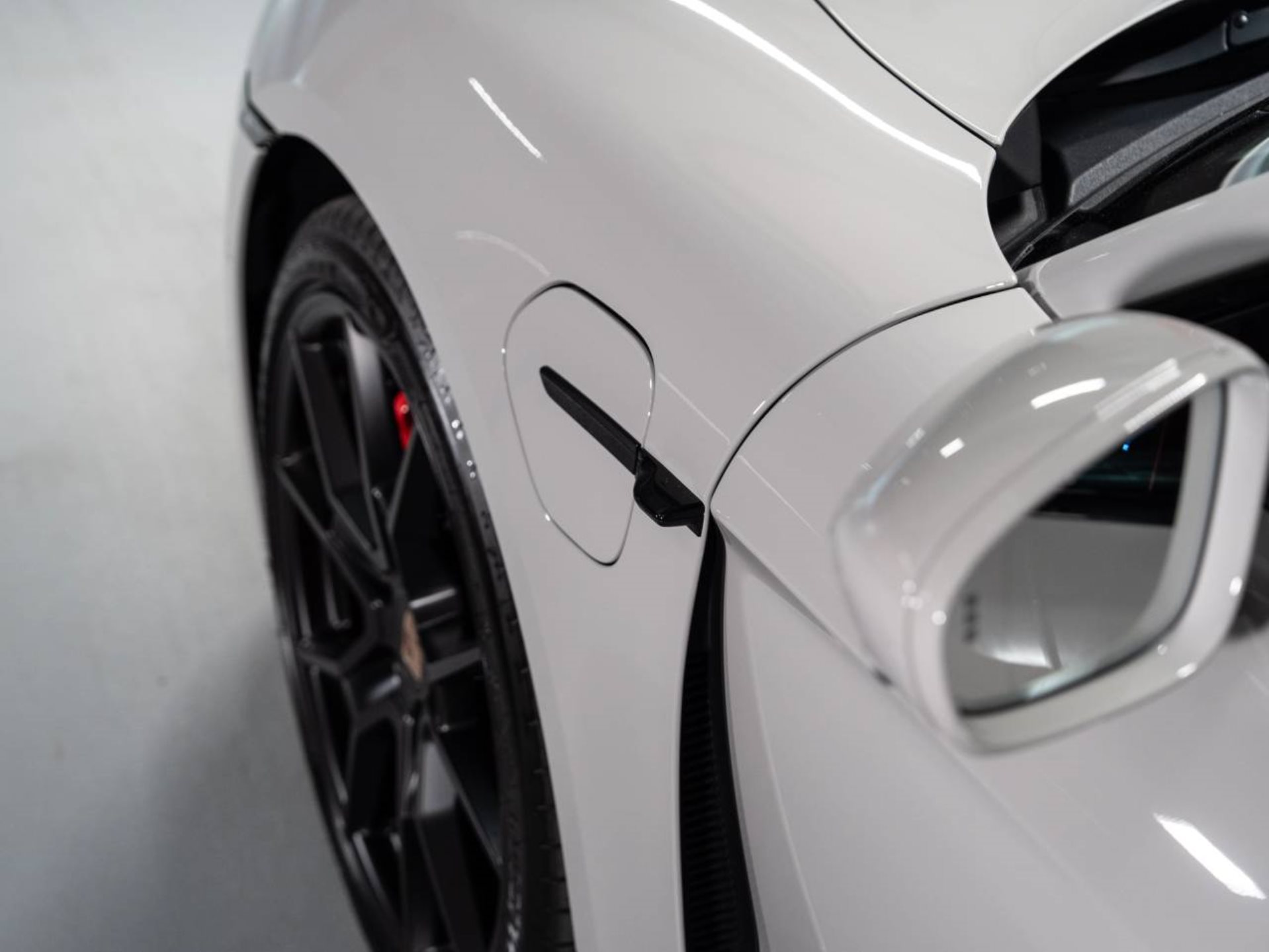 PORSCHE Taycan GTS Sport Turismo-image-21