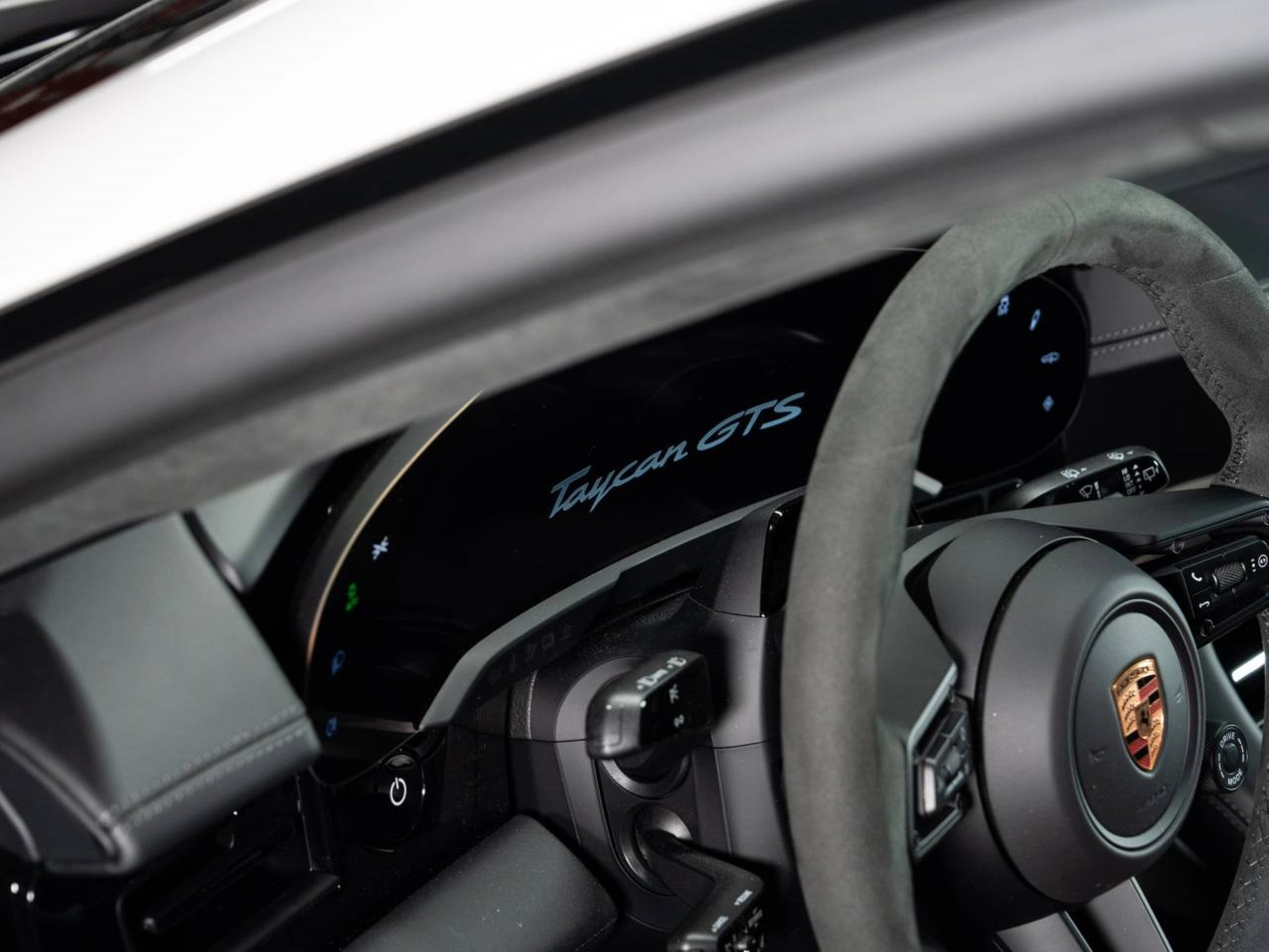 PORSCHE Taycan GTS Sport Turismo-image-11