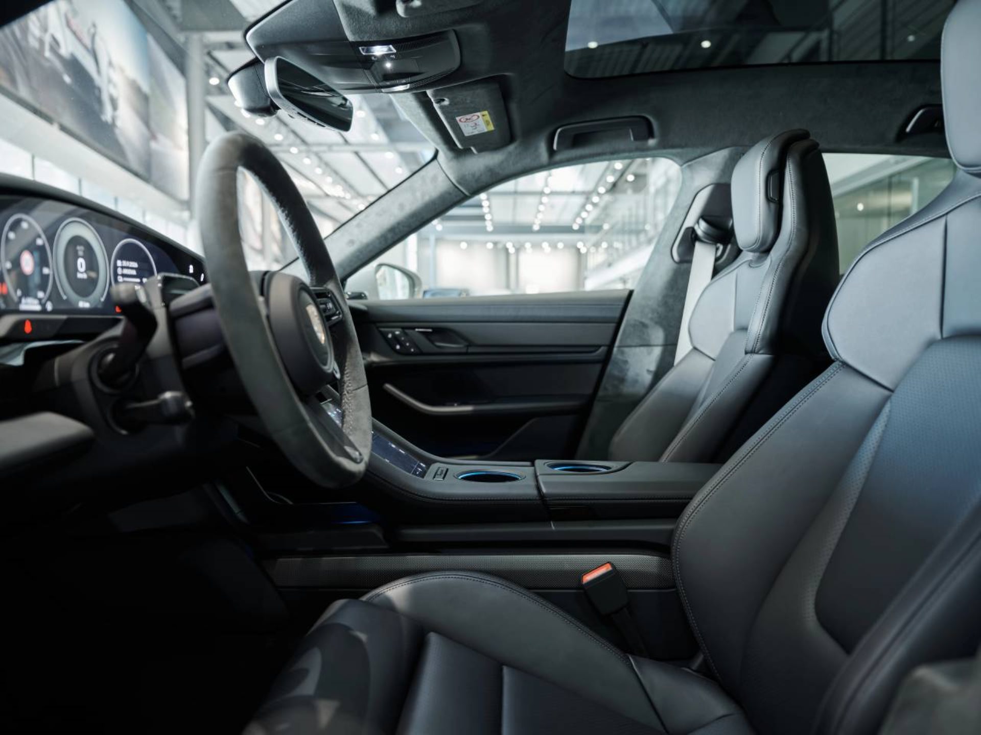 PORSCHE Taycan GTS Sport Turismo-showroom-element-3