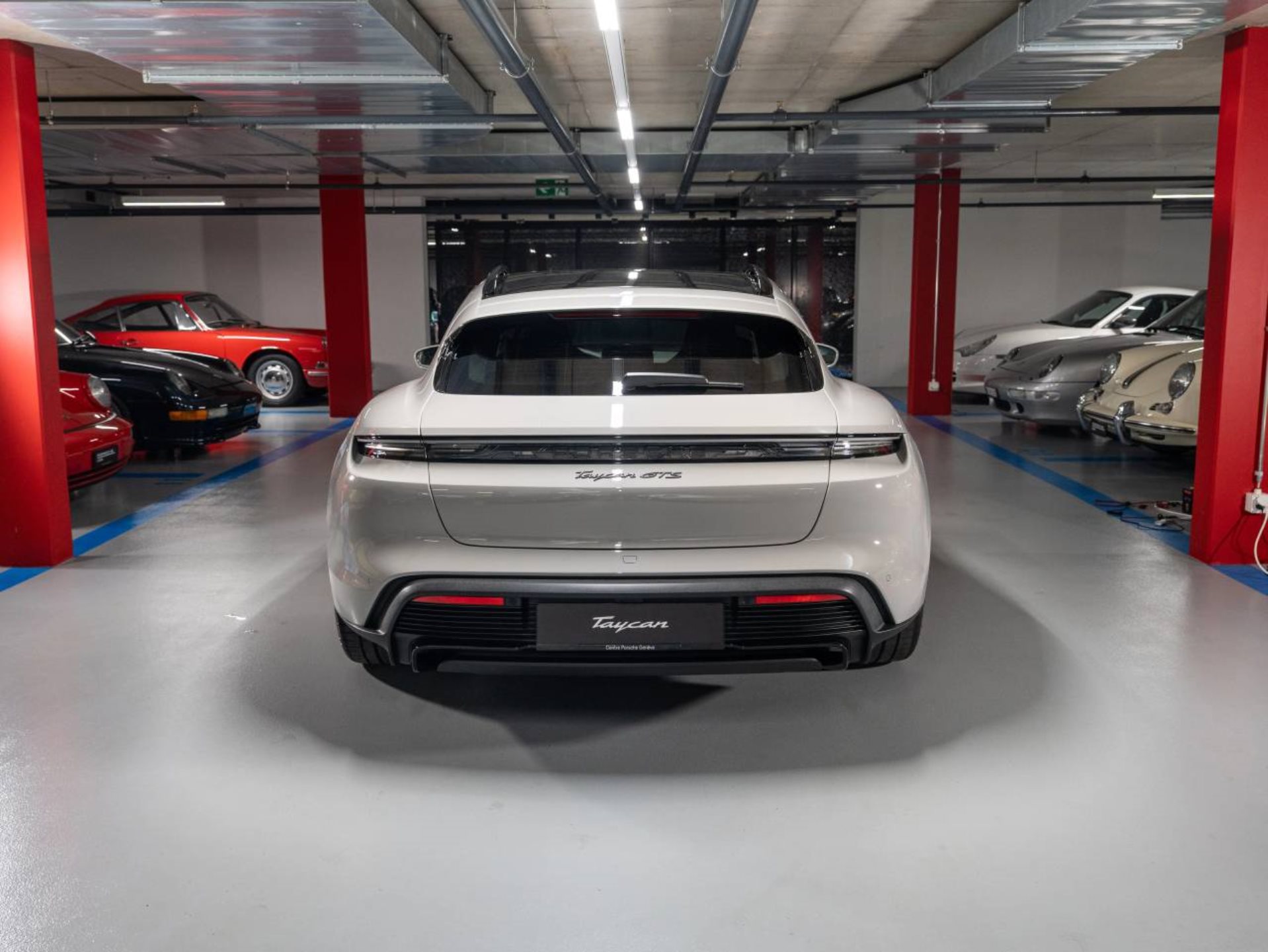 PORSCHE Taycan GTS Sport Turismo-image-5