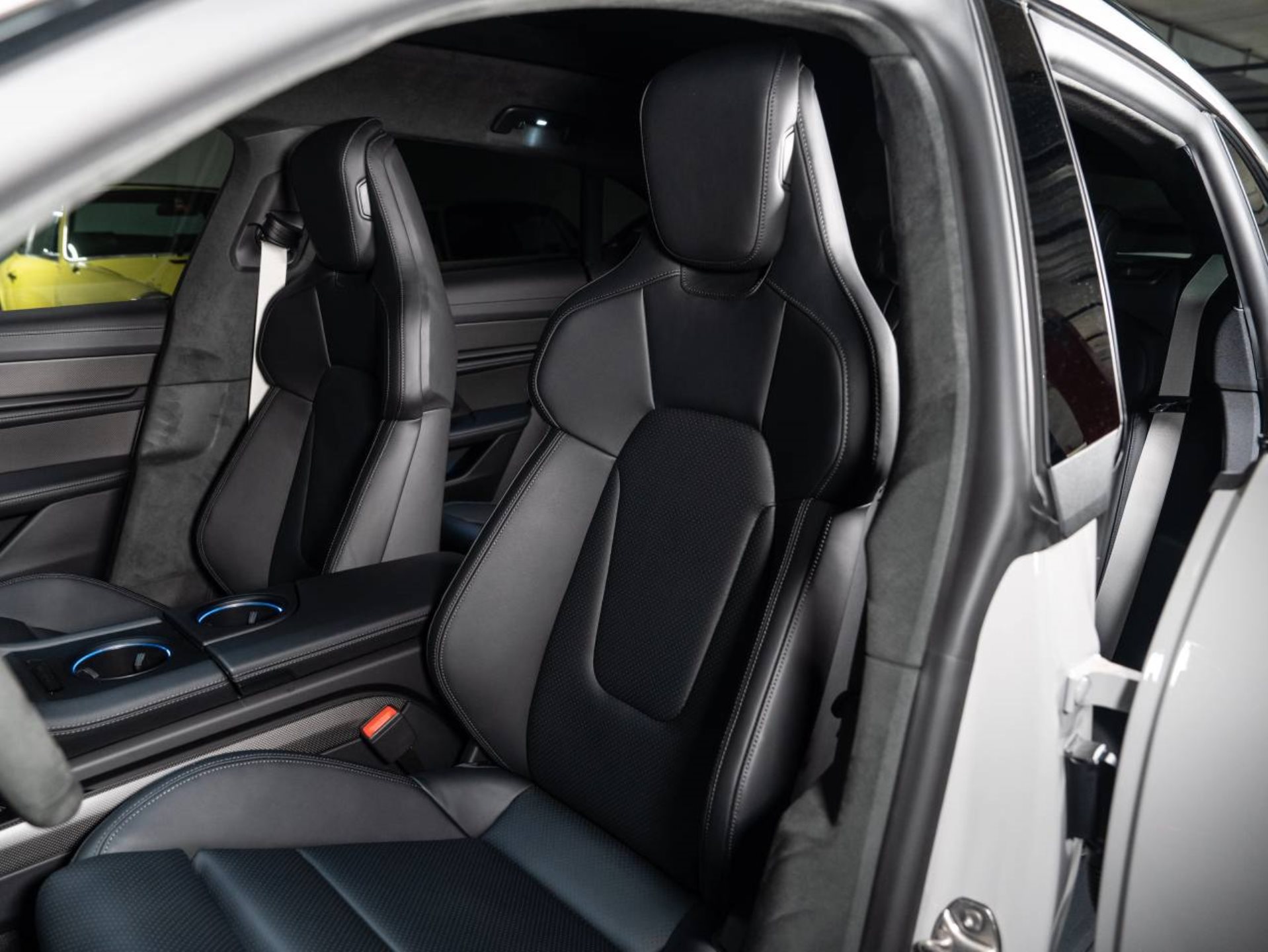 PORSCHE Taycan GTS Sport Turismo-image-4