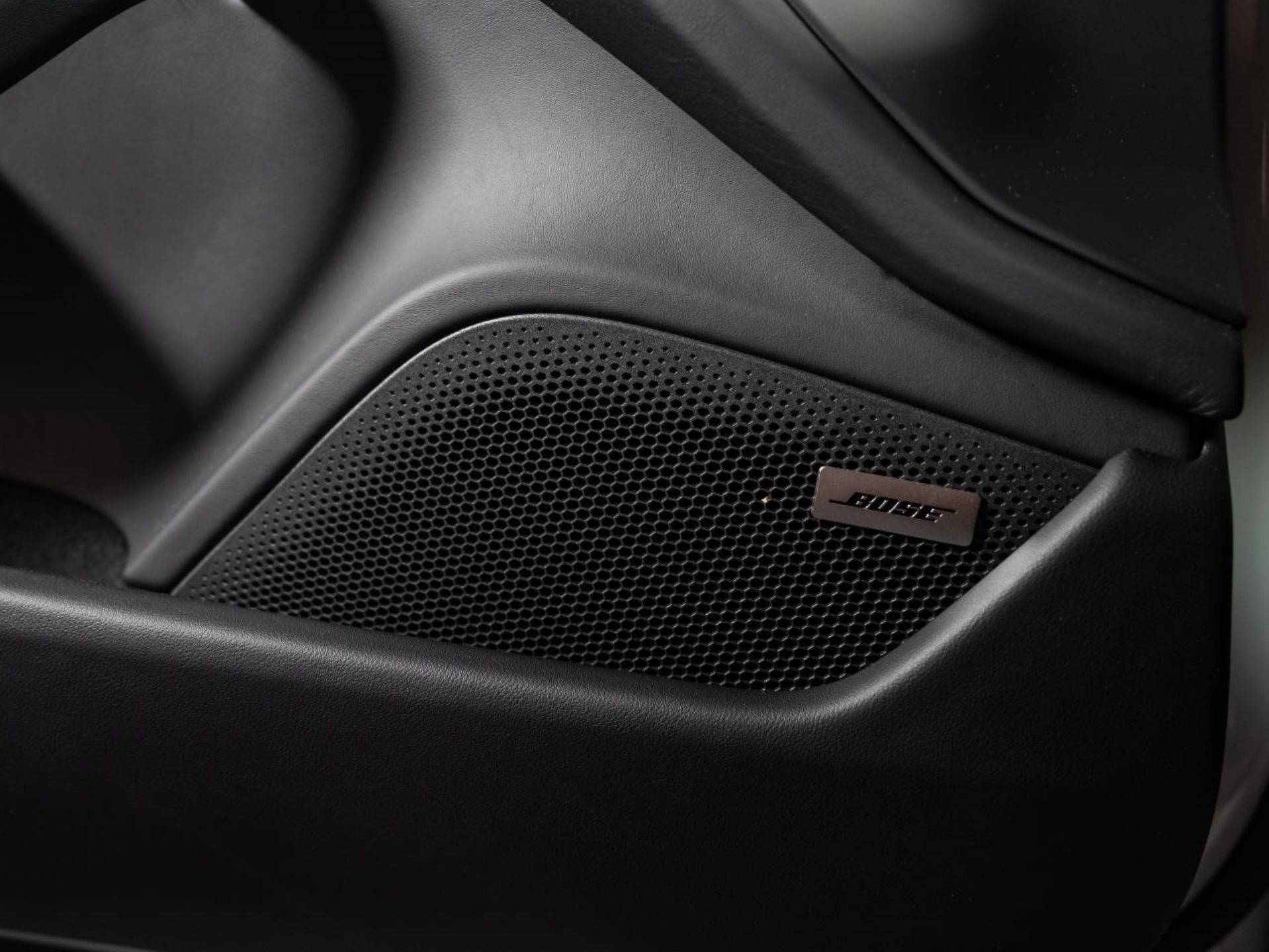 PORSCHE Taycan GTS Sport Turismo-image-18