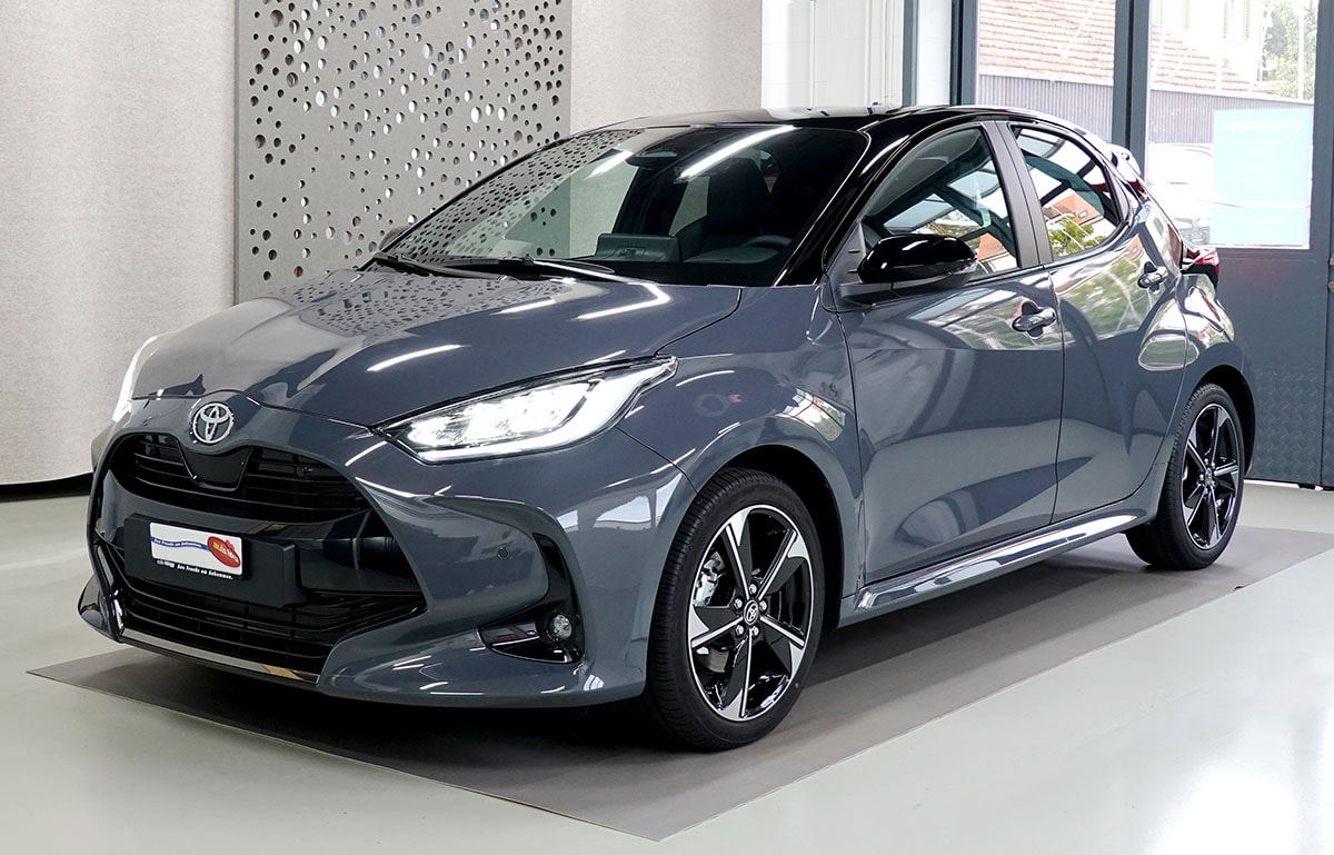 TOYOTA Yaris 1.5 Premium e-CVT, Bitone-image-0