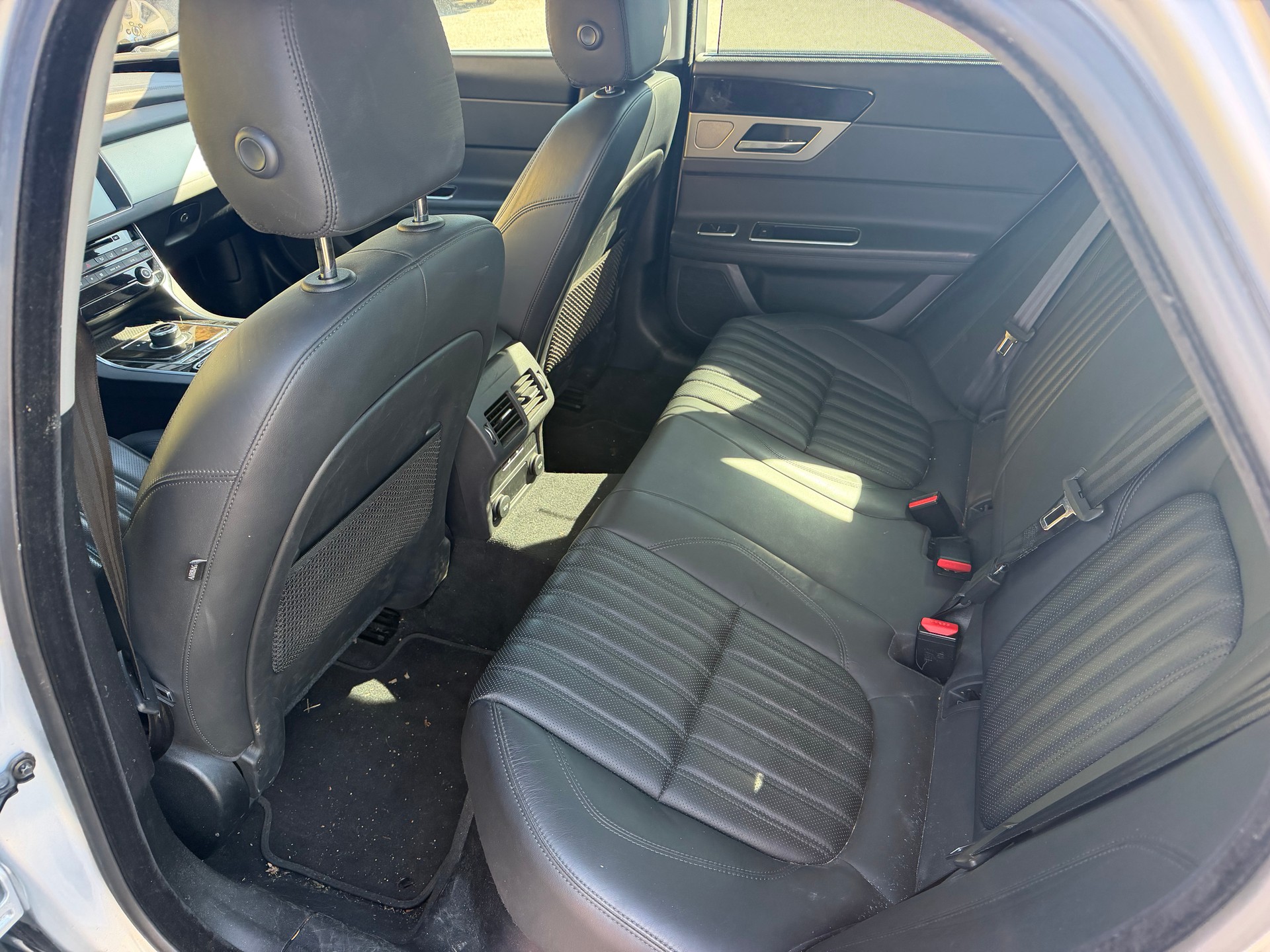 JAGUAR XF 35t Prestige AWD-image-6