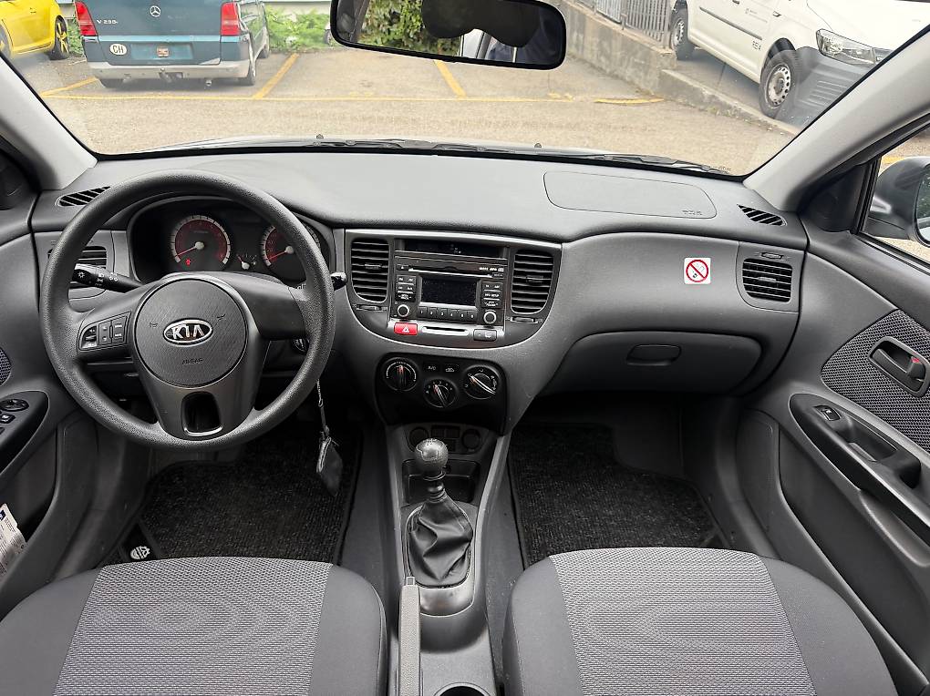 KIA Rio 1.4 16V _seven-image-3