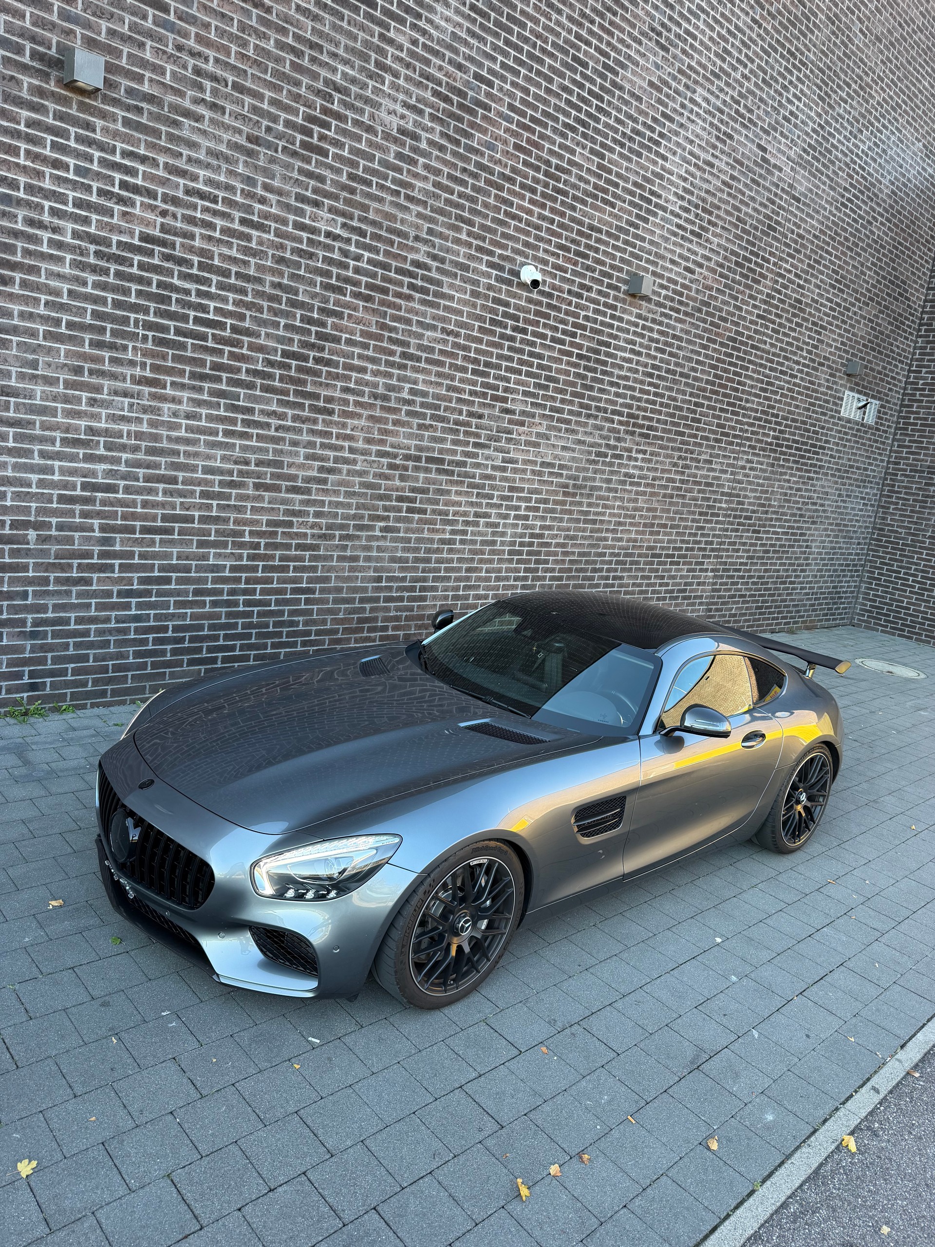 MERCEDES-BENZ AMG GT-image-2