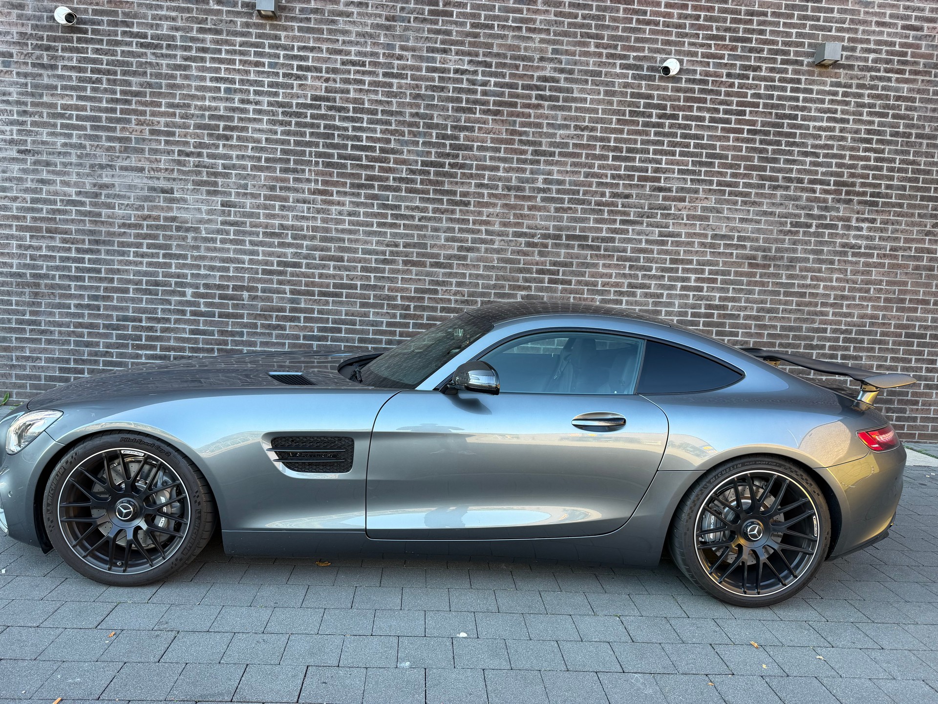 MERCEDES-BENZ AMG GT-image-5