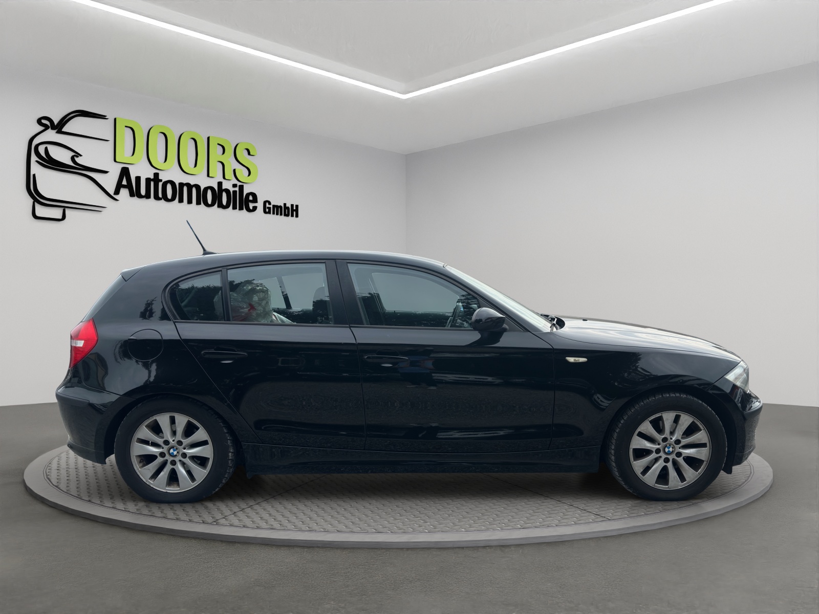 BMW 116i-image-7