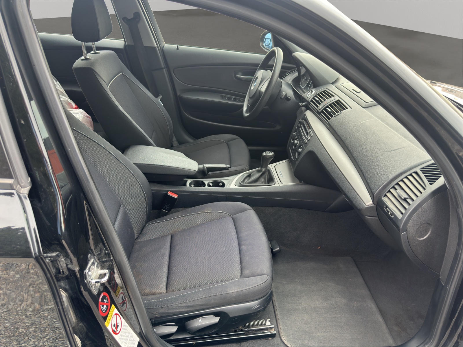 BMW 116i-image-10