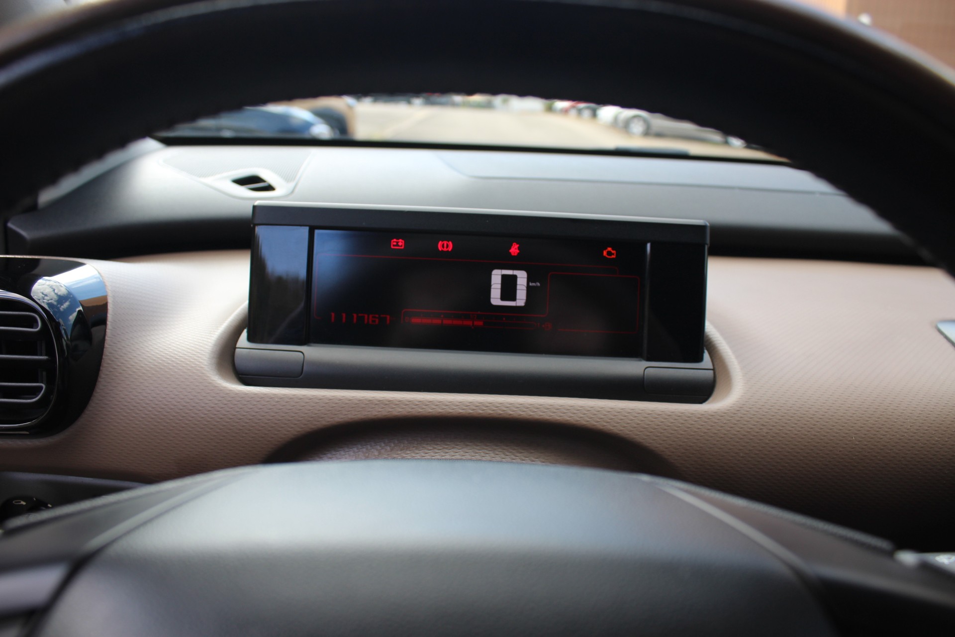 CITROEN C4 Cactus 1.6 BlueHDi Shine-image-6