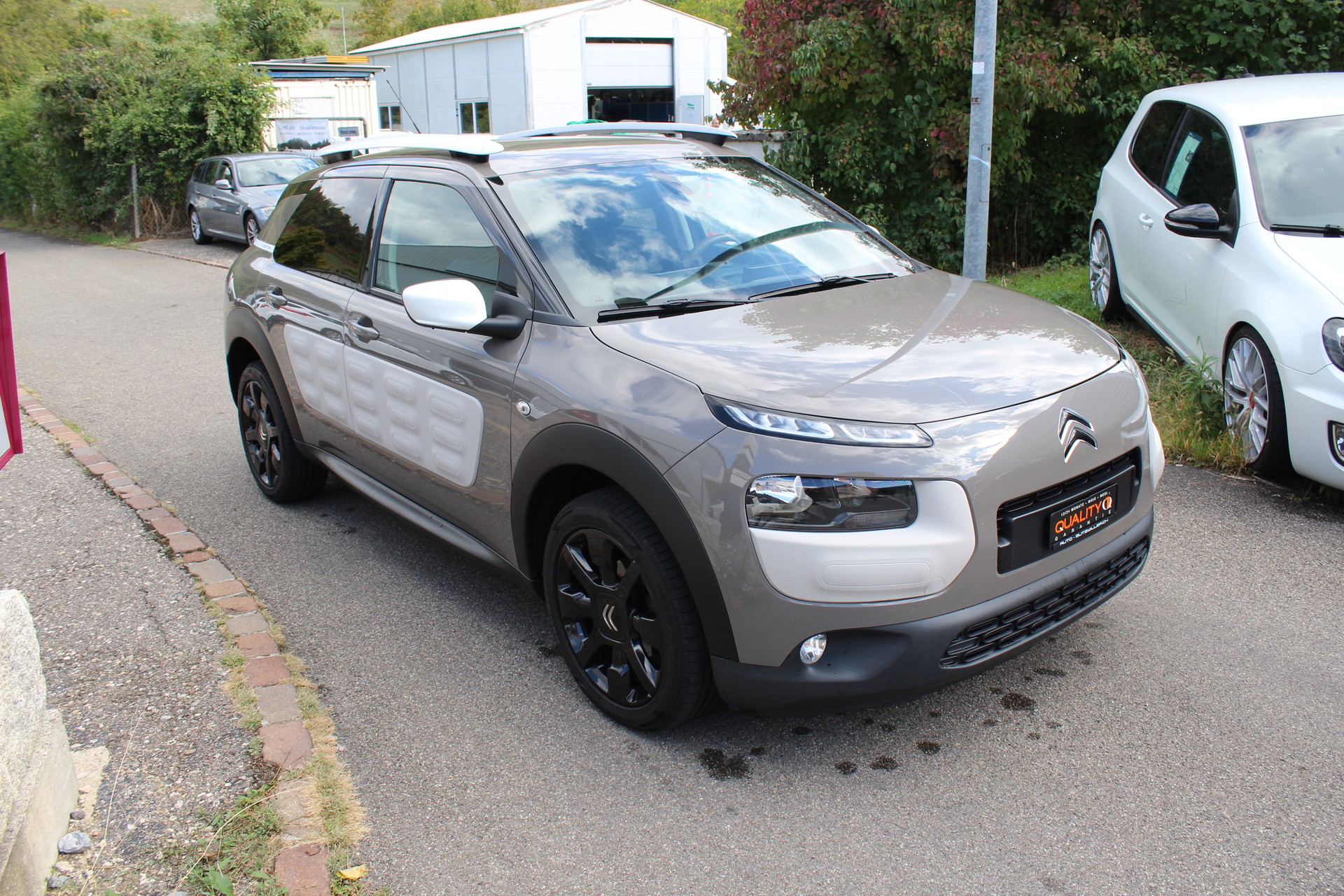 CITROEN C4 Cactus 1.6 BlueHDi Shine-image-1
